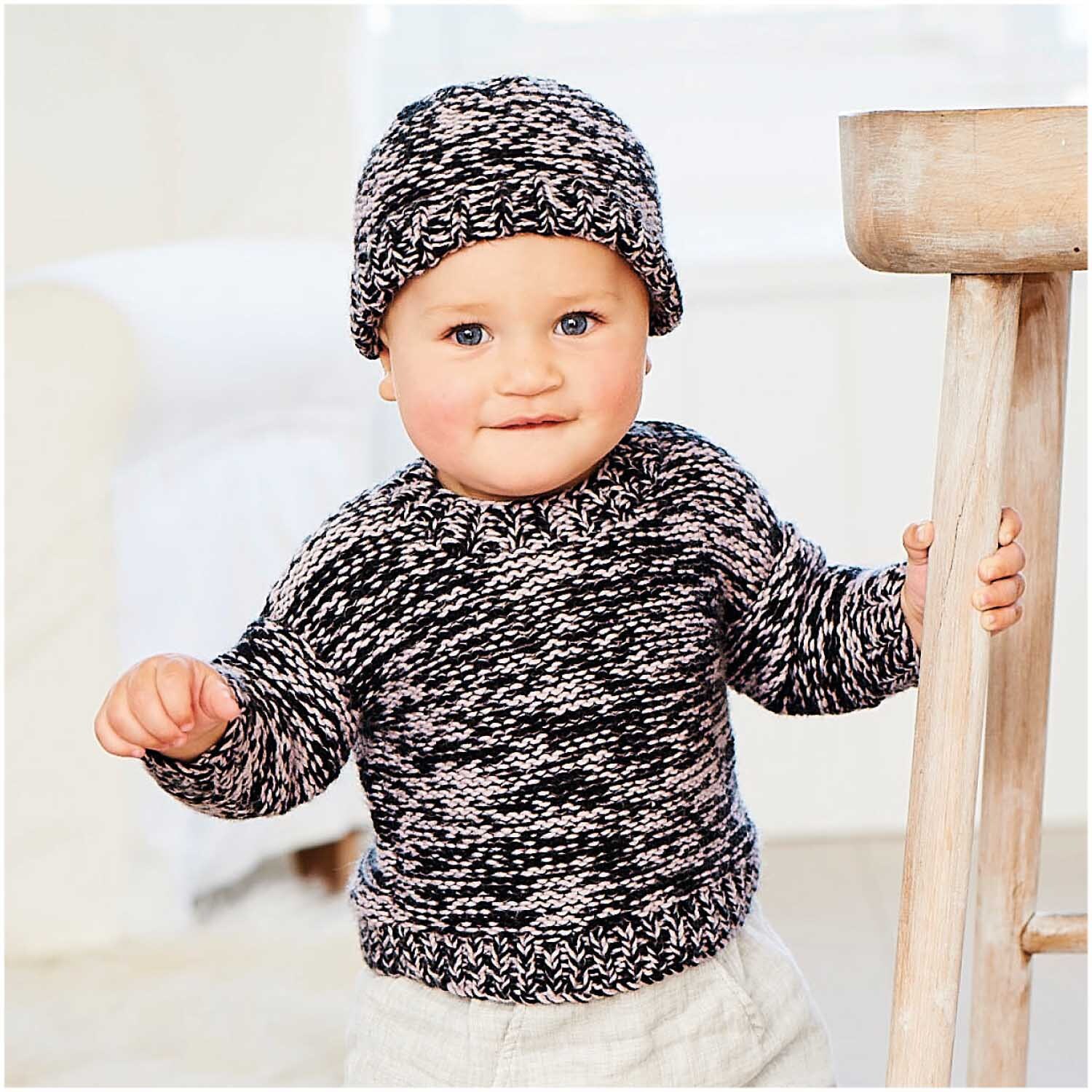 Rico Baby Dream dk uni - A Luxury Touch: Baby in gestricktem Set aus weichem Garn, ideal für zarte Haut.