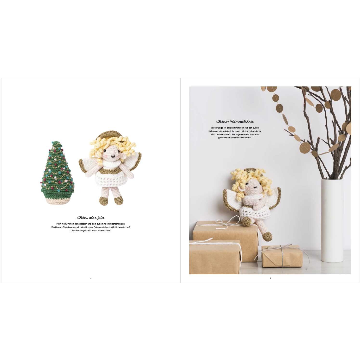 Ricorumi Jolly X-Mas Classical: Ein gehäkelter Engel neben einem Weihnachtsbaum, dekoriert mit Geschenken, von Rico Design.