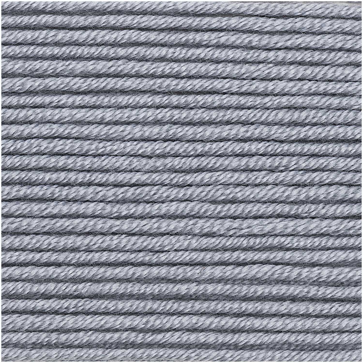 Creative Silky Touch dk, weiches Garn von Rico Design in Graublau, 100g Knäuel mit 220m Länge. Ideal für Strickprojekte.