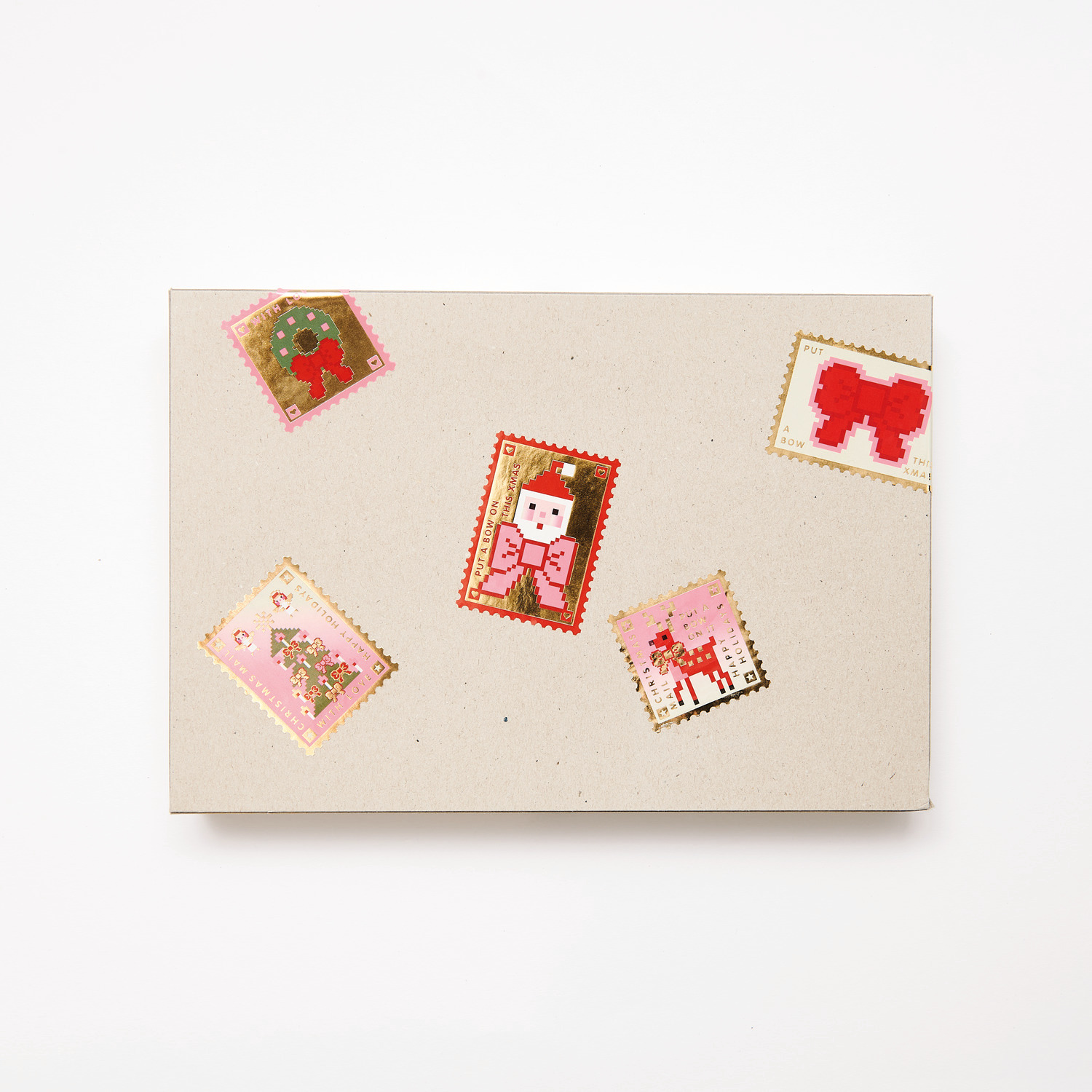 Paper Poetry Sticker Weihnachtspost, 100 Stück Ø 5cm, bunte Weihnachtsmotive auf beigem Hintergrund. Ideal für kreative Dekorationen.