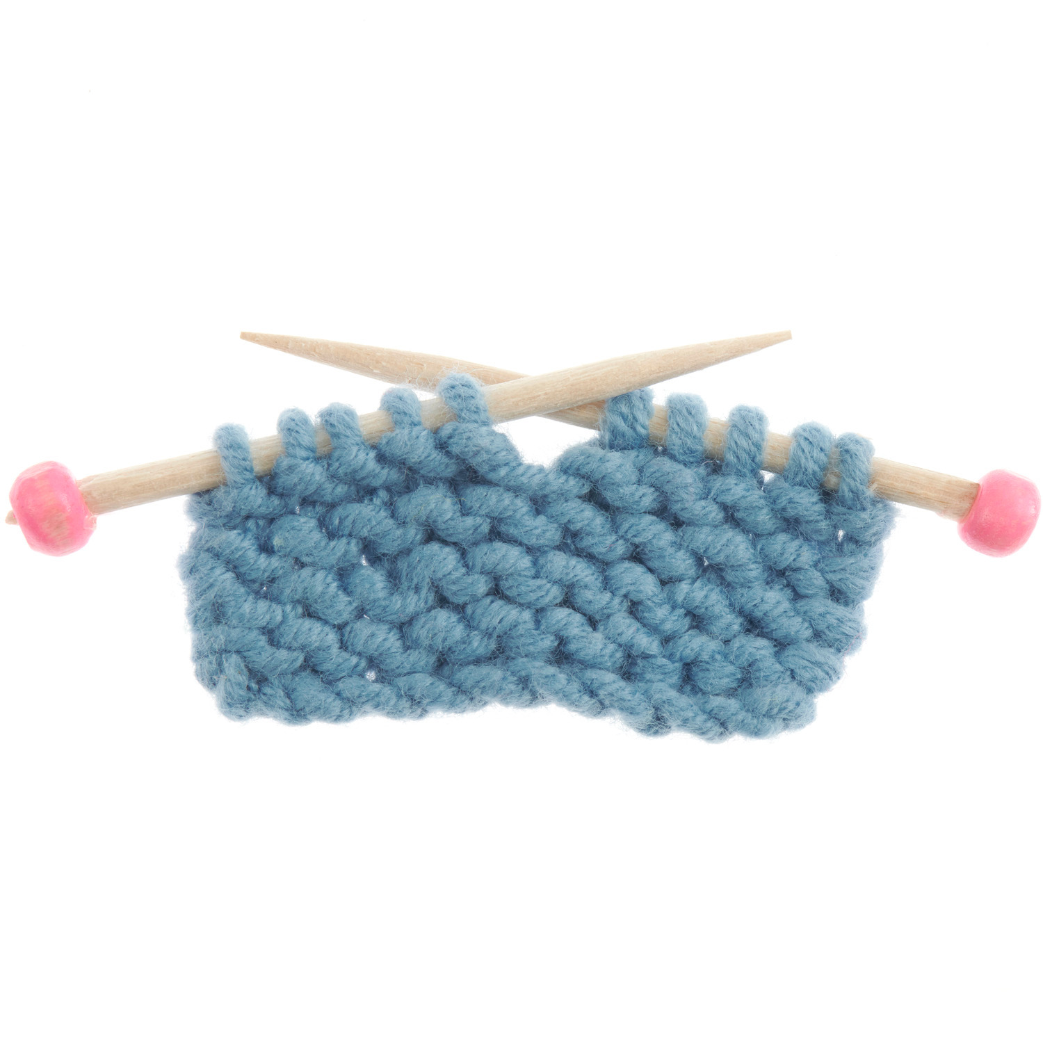 Miniatur Strickzeug von Rico Design in Blau, zeigt gestricktes Stück mit rosa Enden auf Nadeln.