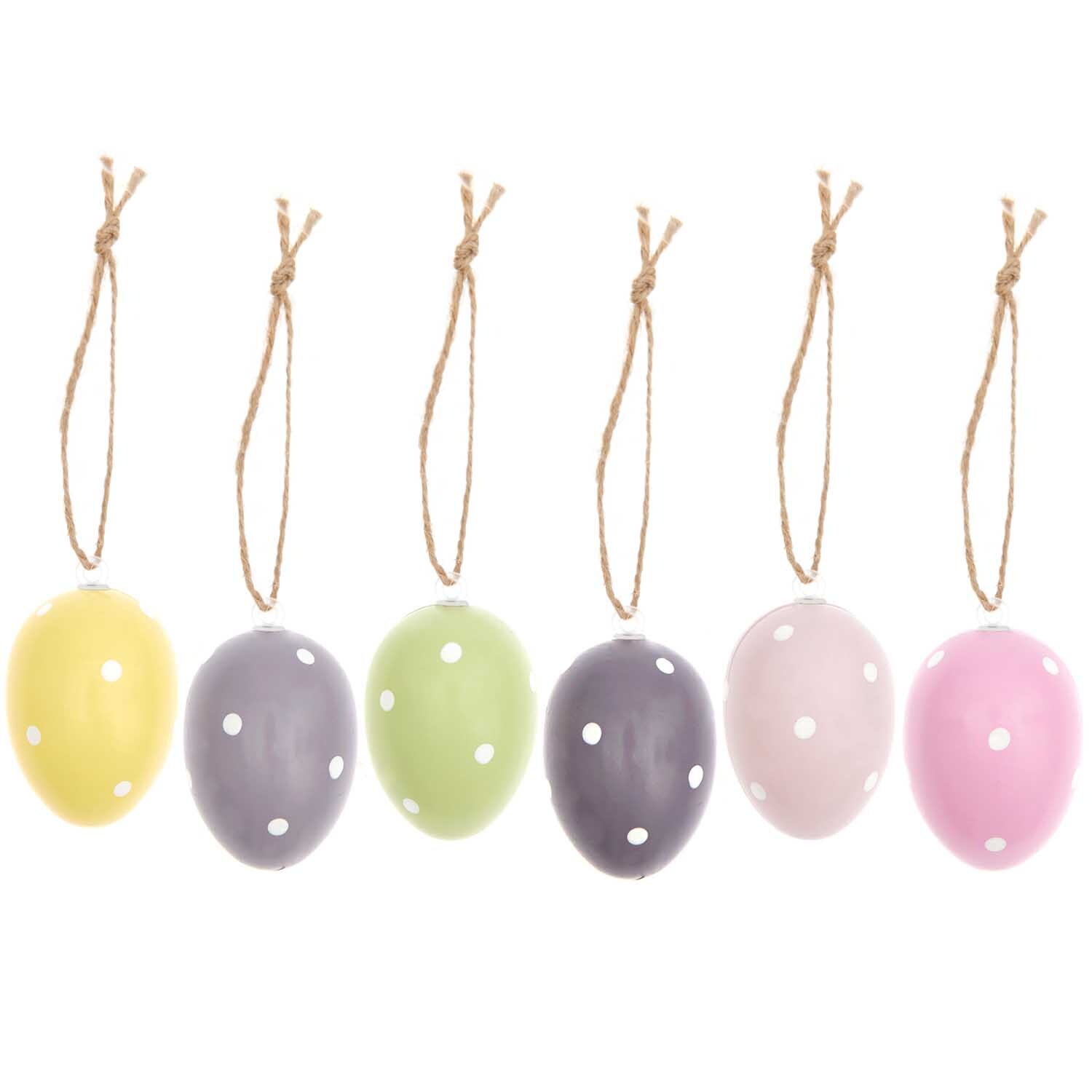 Deko-Eier Set gepunktet von Rico Design: Sechs bunte Eier mit Punkten und Aufhängern.