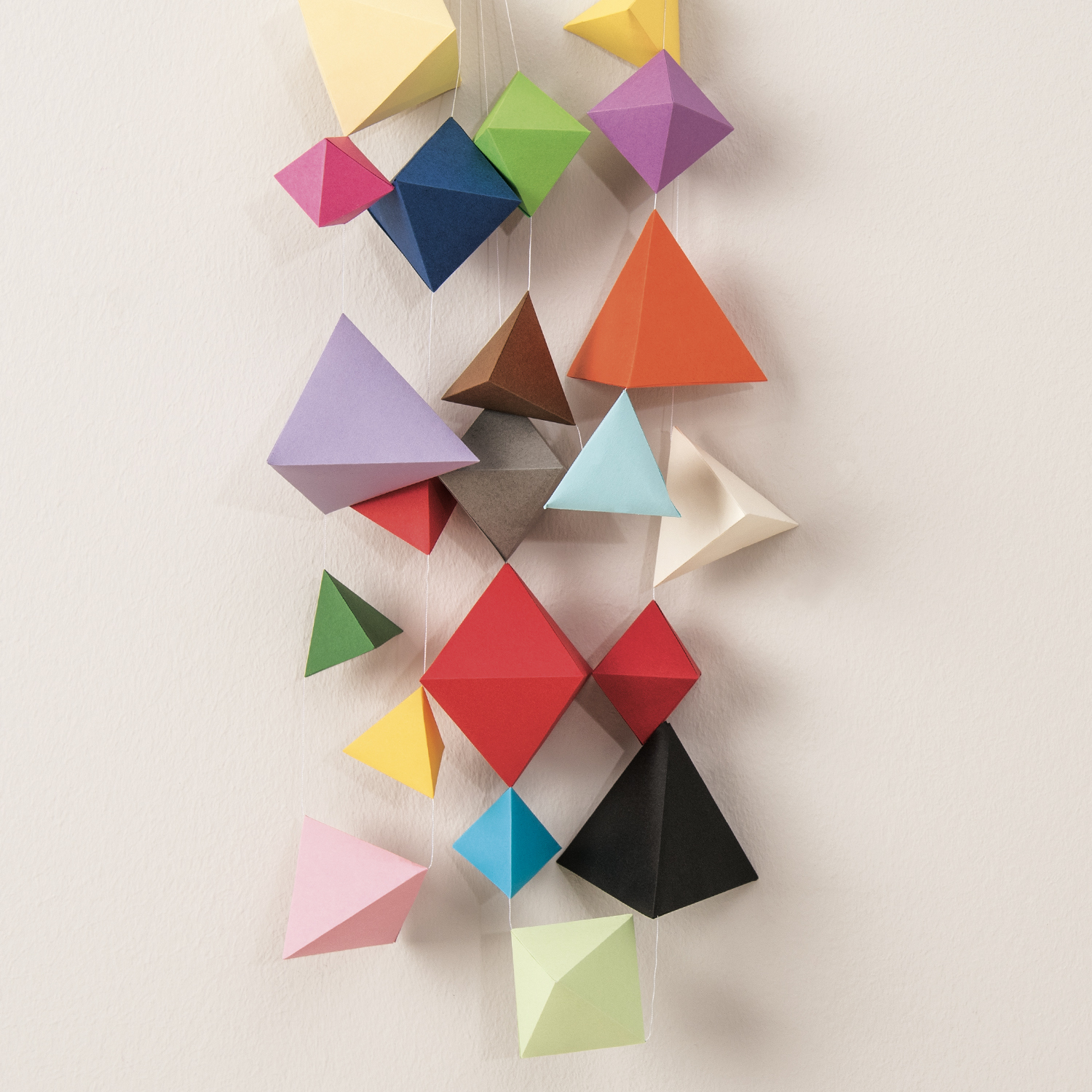 Bastelanleitung Geometrische Origami Girlanden von idee. Creativmarkt 