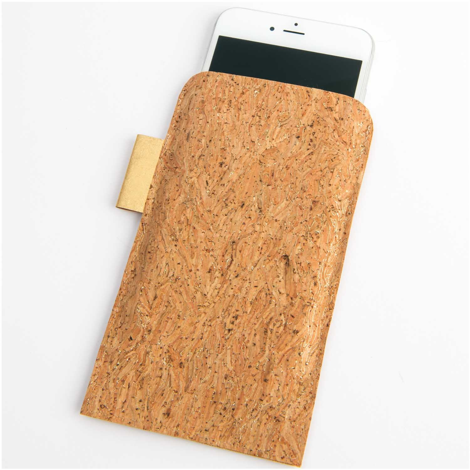 Korkstoff 30x45cm: Handyhülle aus natürlichem Korkstoff, passend für Smartphones, von Rico Design.