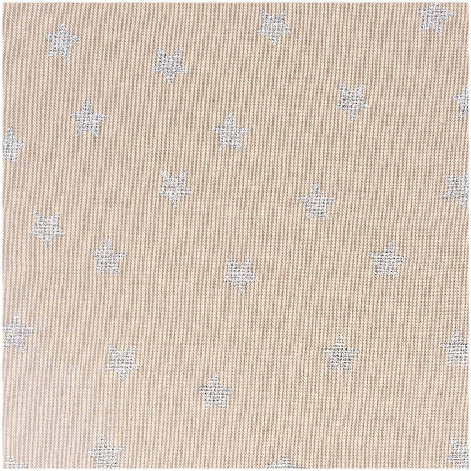 Stoff Sterne natur-silber 140cm breit von Rico Design. Dezentes Sternenmuster auf naturfarbenem Hintergrund. Ideal für kreative Nähprojekte.