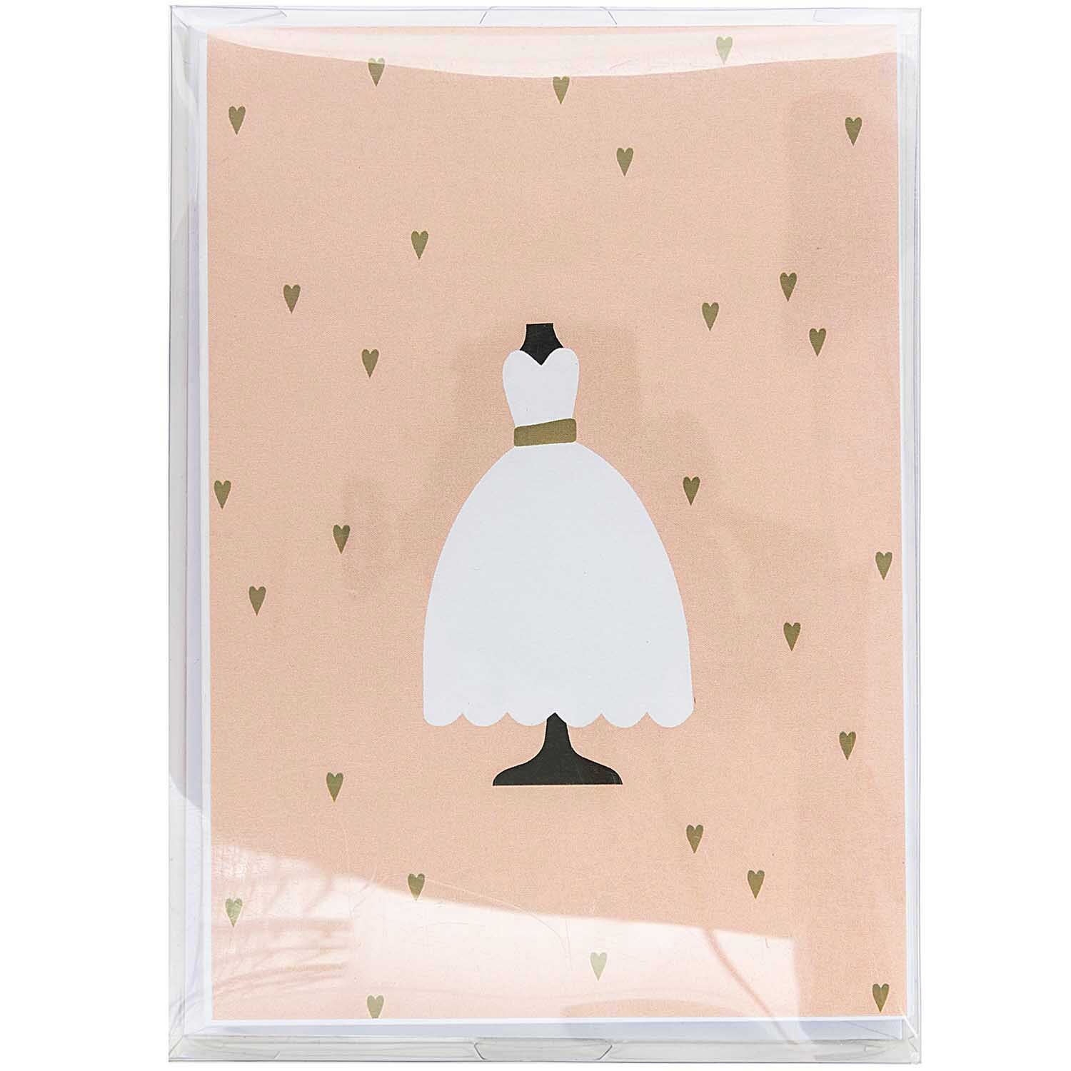 Paper Poetry Kartenset Brautkleid: Elegantes weißes Brautkleid auf rosa Hintergrund mit goldenen Herzen. 20-teiliges Set von Rico Design.