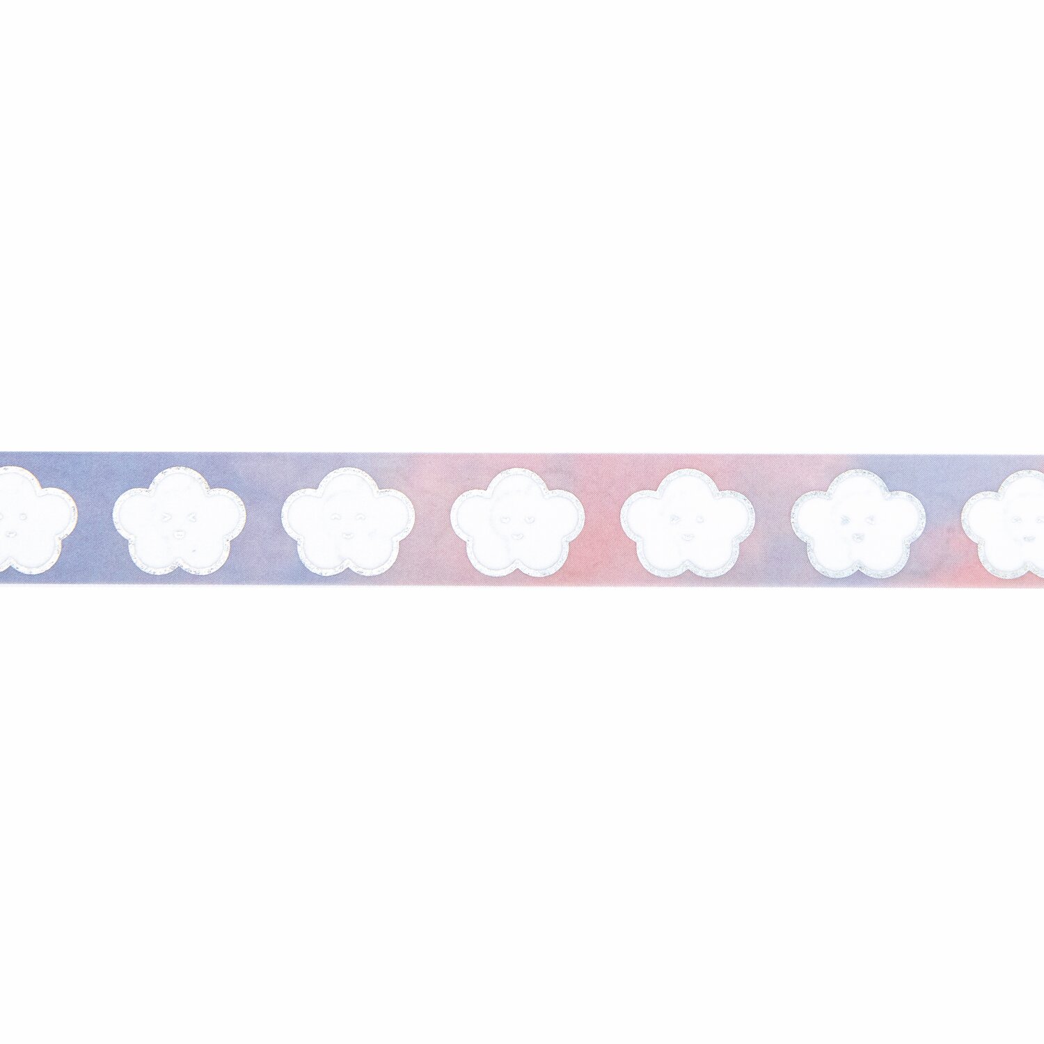 Paper Poetry Tape Chingu Wolken, dekoratives Klebeband mit weißen Wolken auf blau-rosa Hintergrund.