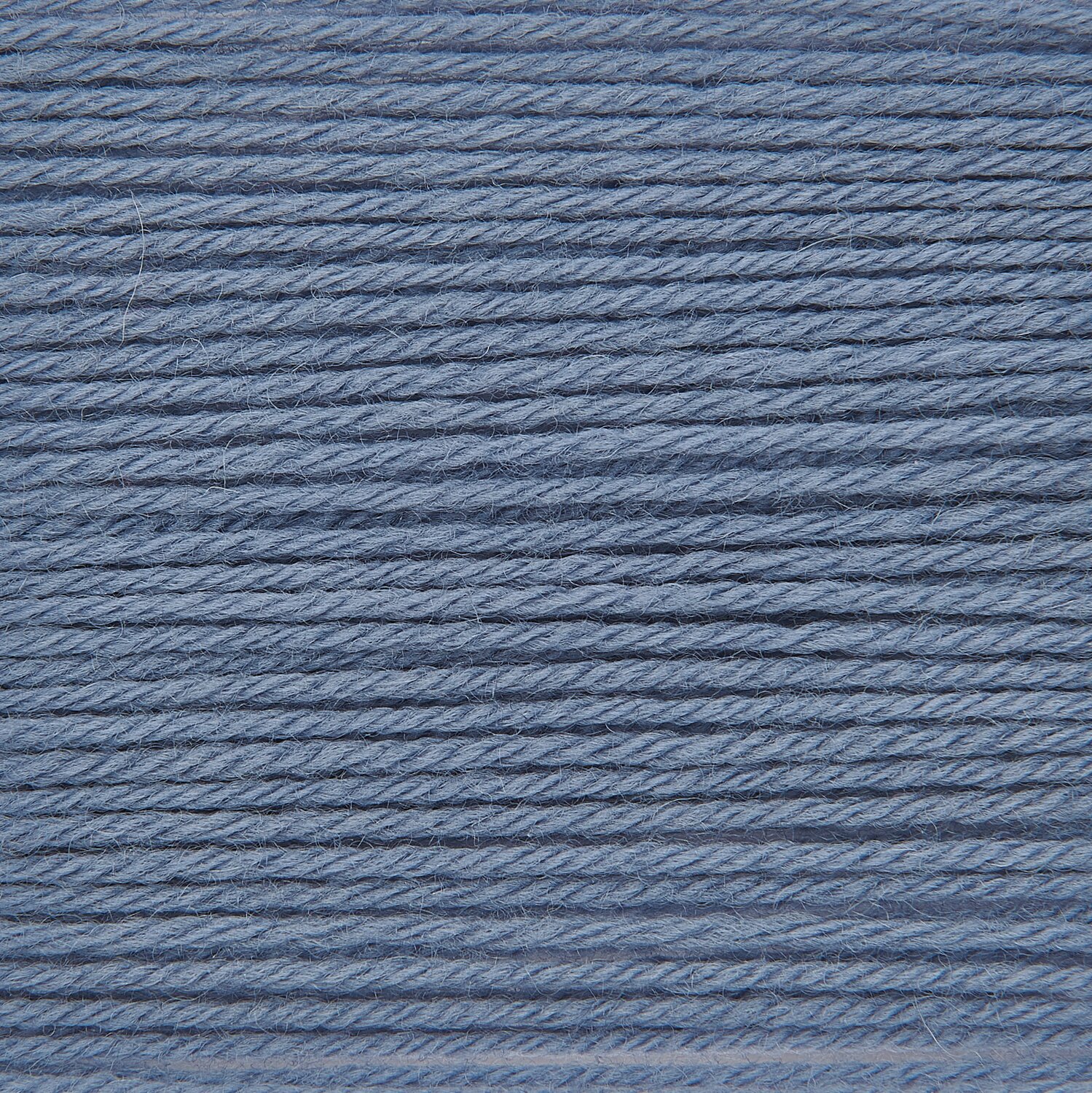 Wickelkarte des Garns Essentials Fine Fine Merino in der Farbe 007 Taubenblau.