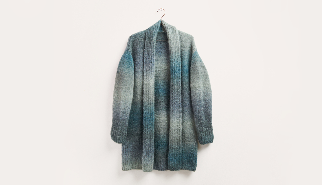 Strickanleitung für einen Mantel aus Fashion Alpaca Superfine Heavens Big Cloud, ideal für kühle Tage.