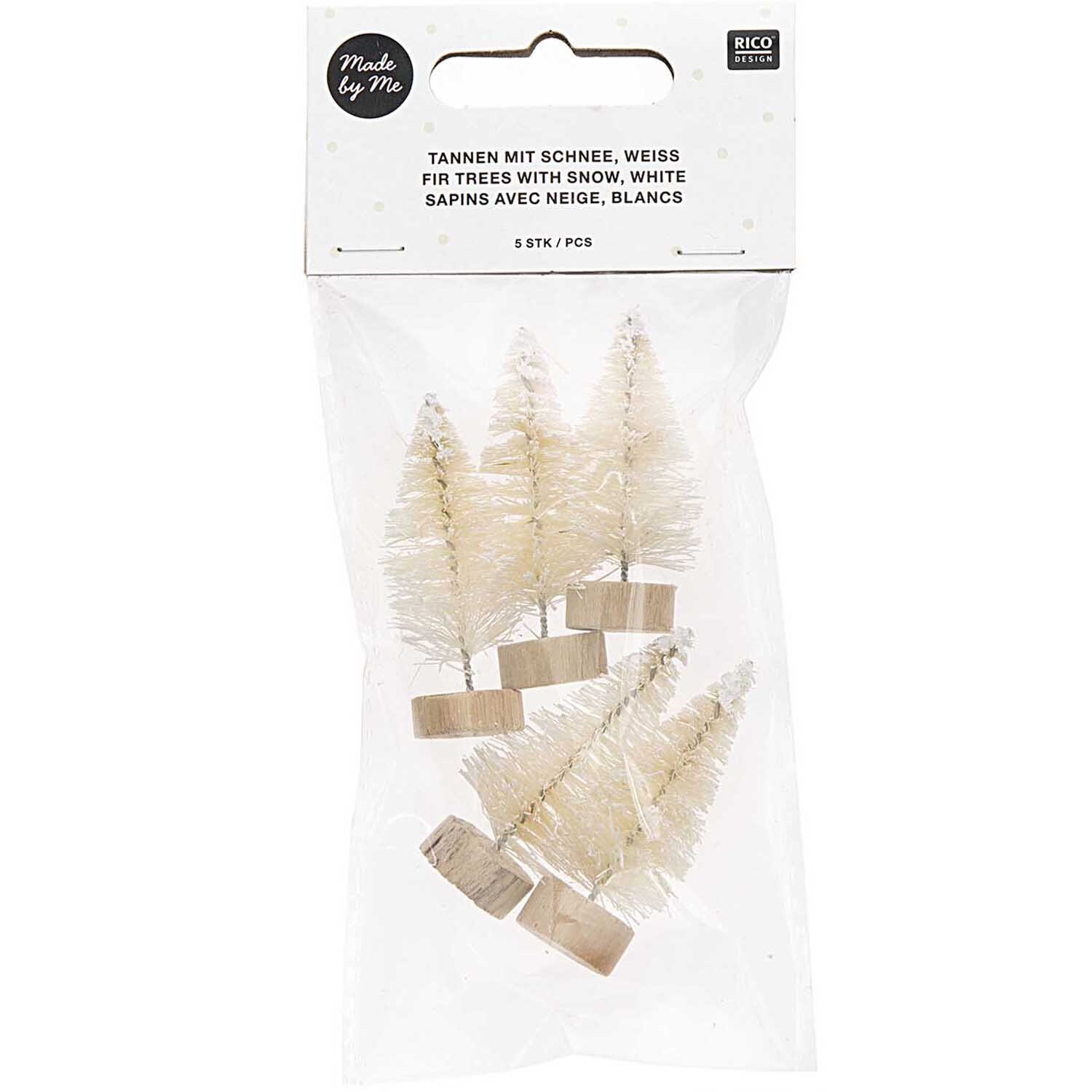 Tannen mit Schnee 5cm 5 Stück von Rico Design: Fünf weiße Miniaturtannenbäume mit Holzsockel in einer transparenten Verpackung.
