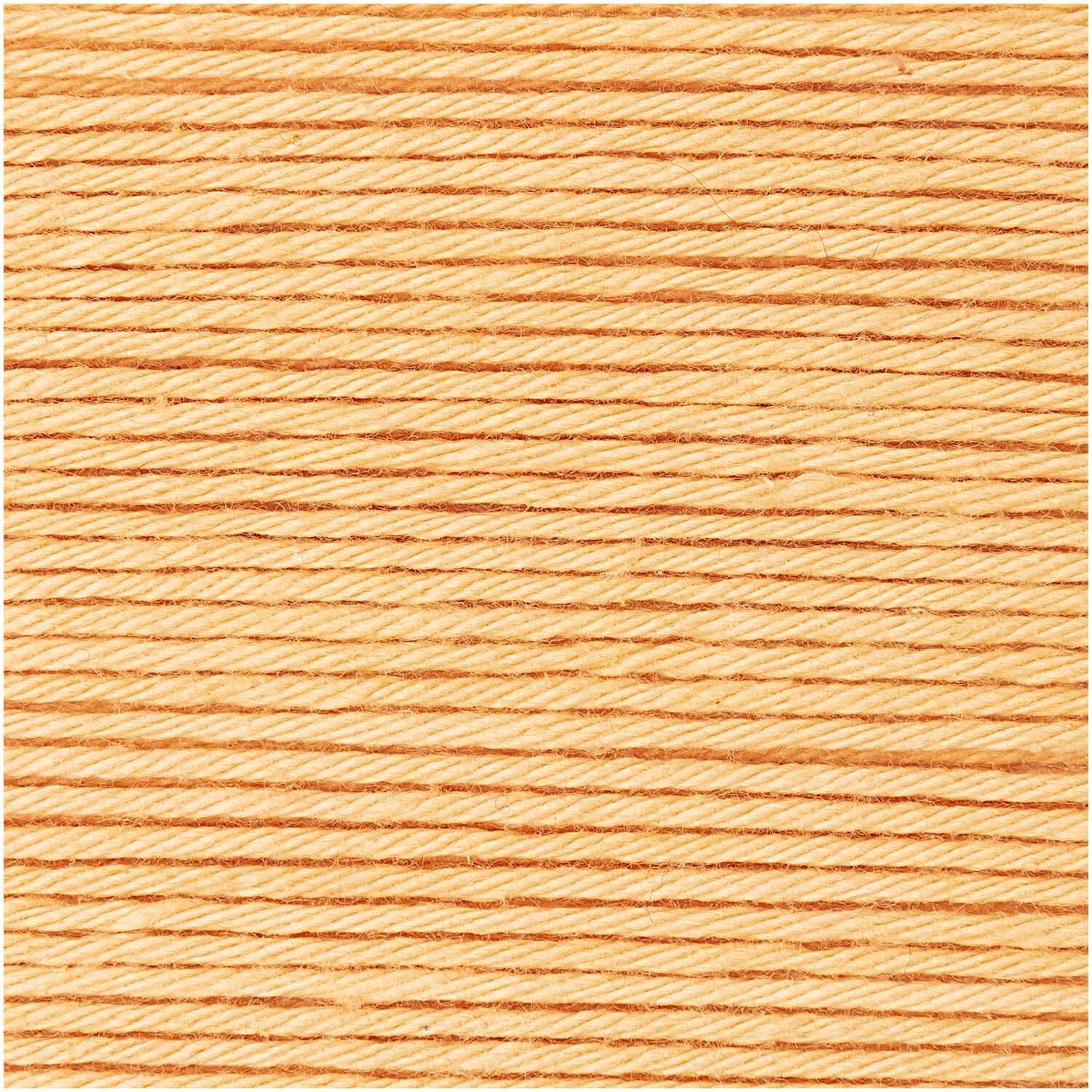 Creative Ricorumi dk: Weiches Garn in Apricot von Rico Design, ideal für Strick- und Häkelprojekte.