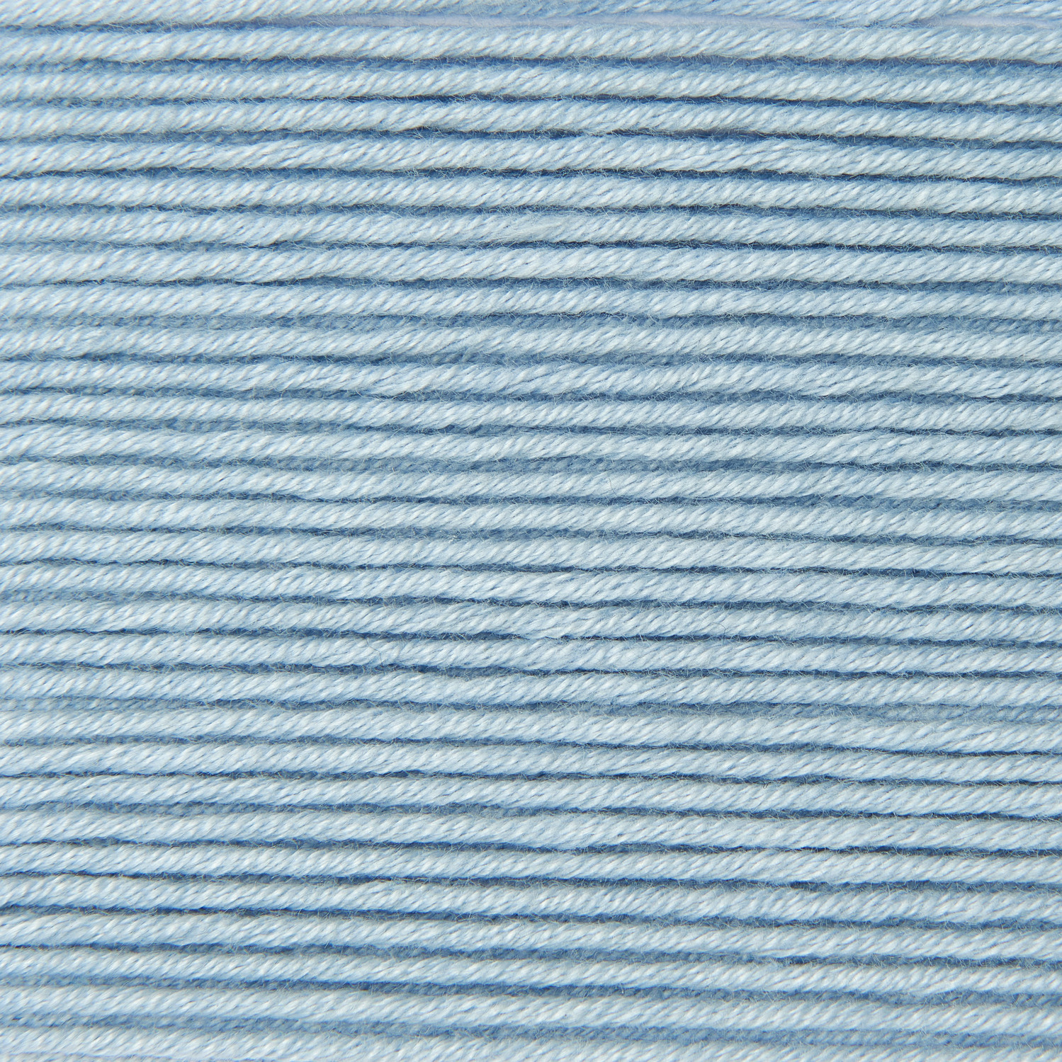 Luxury Cotton Silk Cashmere dk in feinem Taubenblau von Rico Design, 50g Knäuel mit 110m Länge, ideal für edle Strickprojekte.