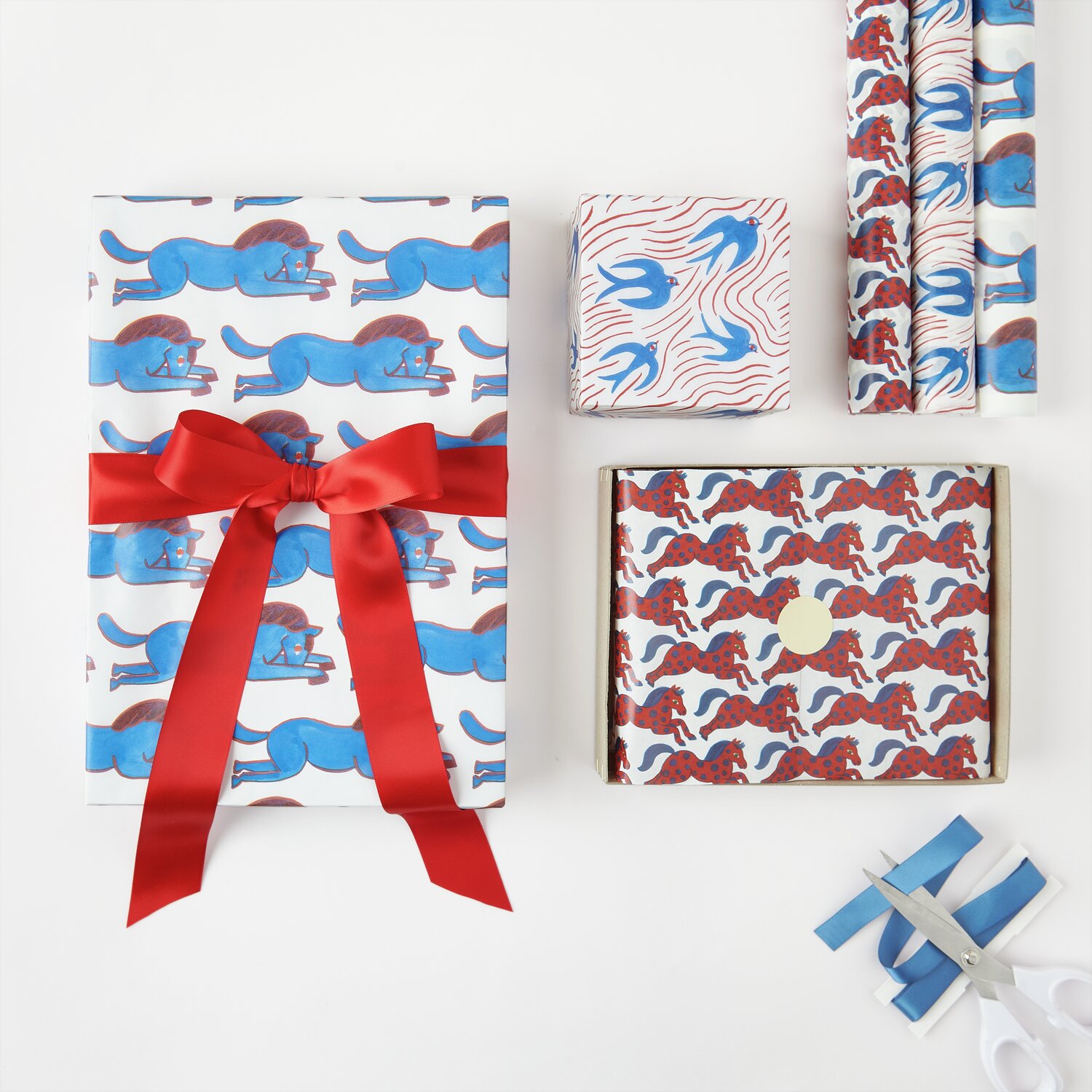 Seidenpapier Pferde, Geschenkverpackung mit Pferdemuster, rotes Band, 50x415cm, 28g/m².