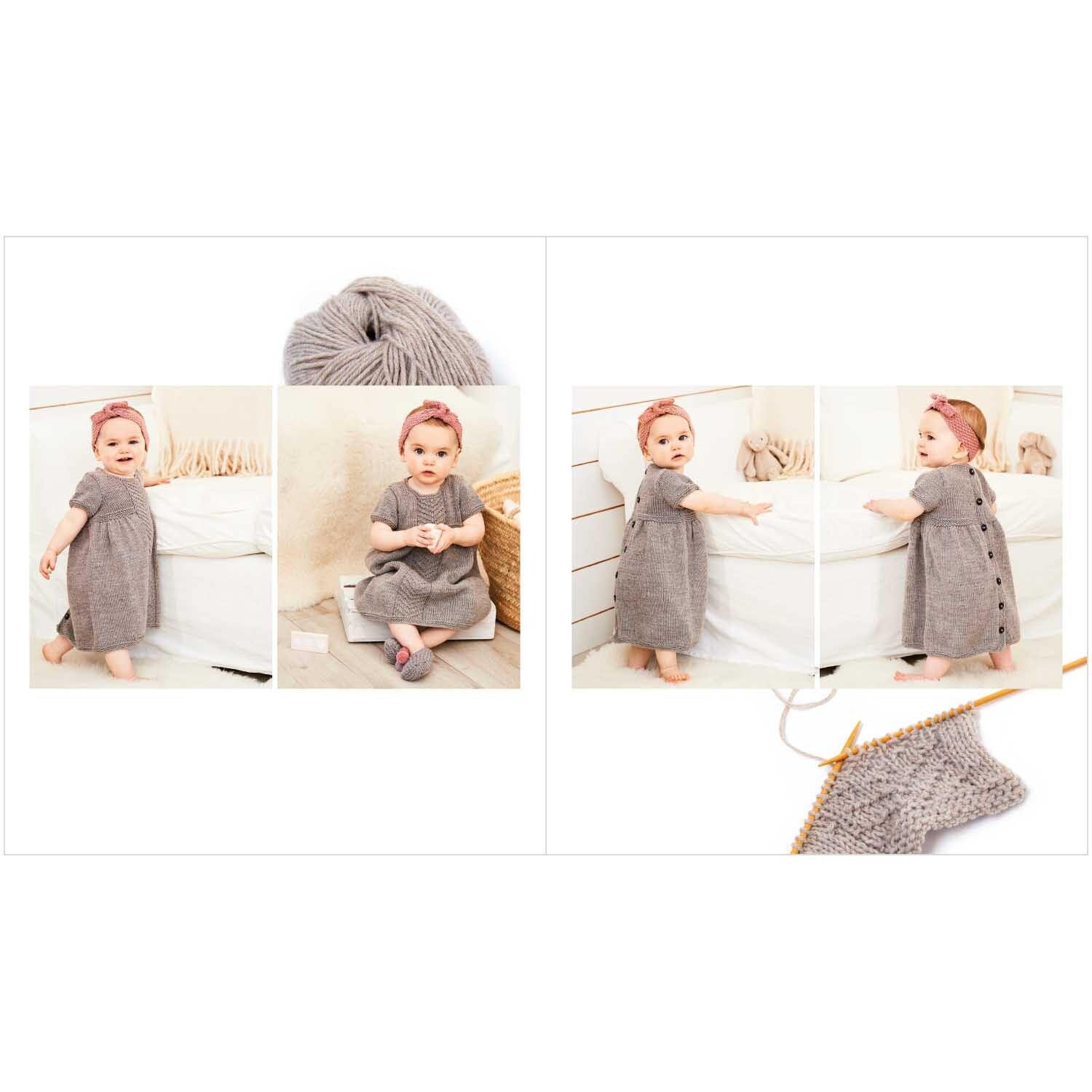 Rico Baby Heft Nr.25 zeigt ein Baby in einem grauen Strickkleid, das auf einem Bett sitzt und steht. Im Hintergrund ist graues Garn zu sehen.