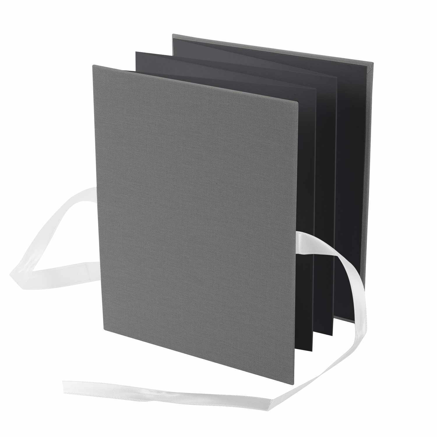 Leporello 15,5x19cm für 10 Fotos mit schwarzen Seiten, graues Design, von goldbuch, mit weißem Band.