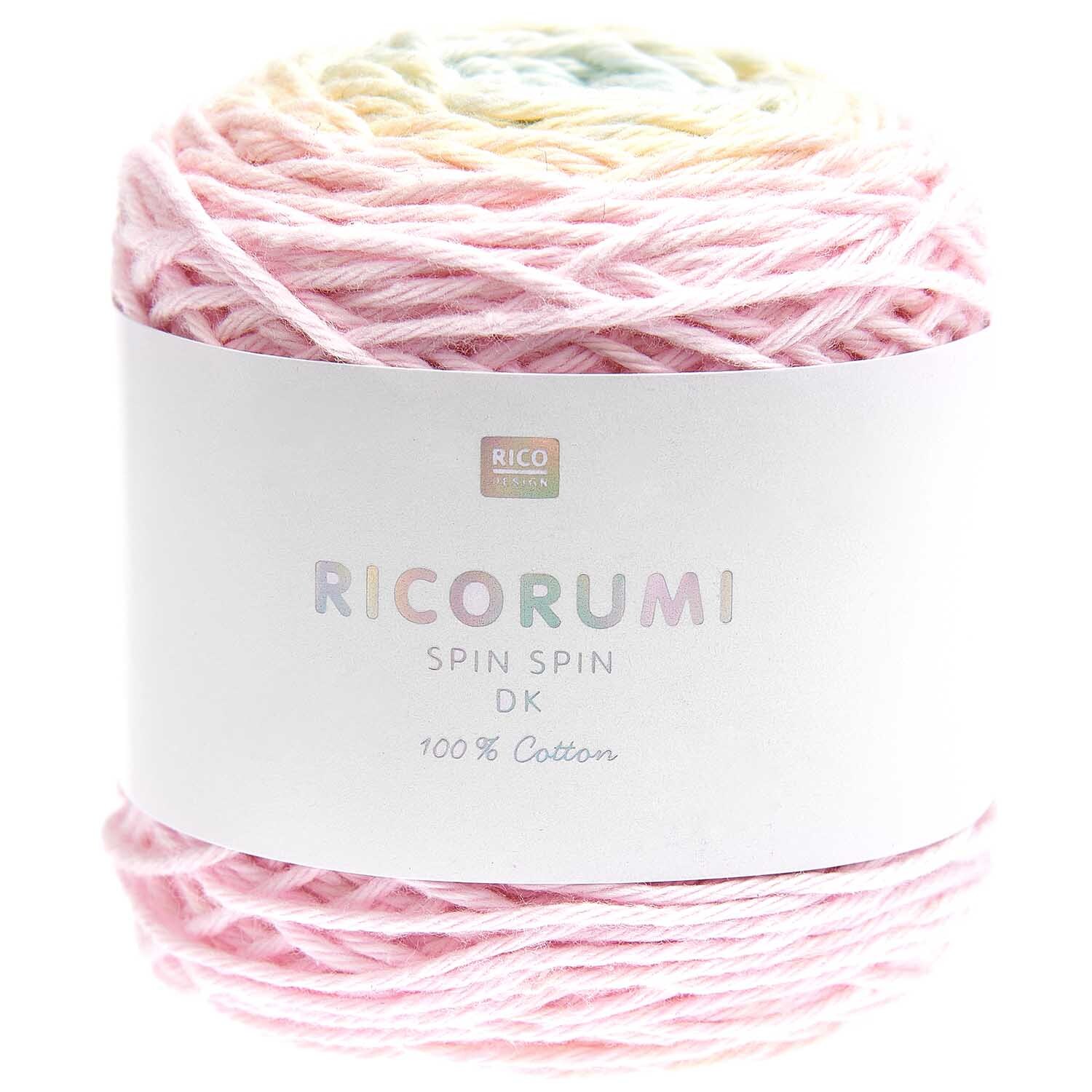 Ricorumi Spin Spin dk Häkelset zeigt pastellfarbenes Garn von Rico Design, ideal für kreative Projekte.