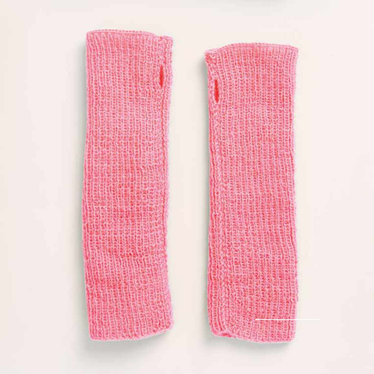 Gestrickte Stulpen Rot: Modell 26 aus dem Heft Rico Kids 12