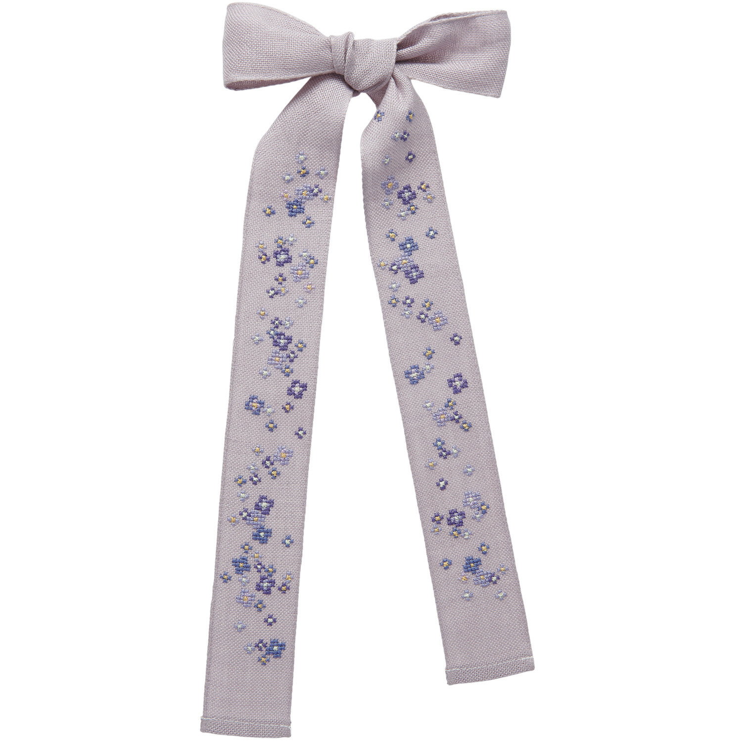 Stickpackung Schleife Vergissmeinnicht von Rico Design zeigt eine zarte Schleife mit blauen Blumenmustern auf hellem Stoff.