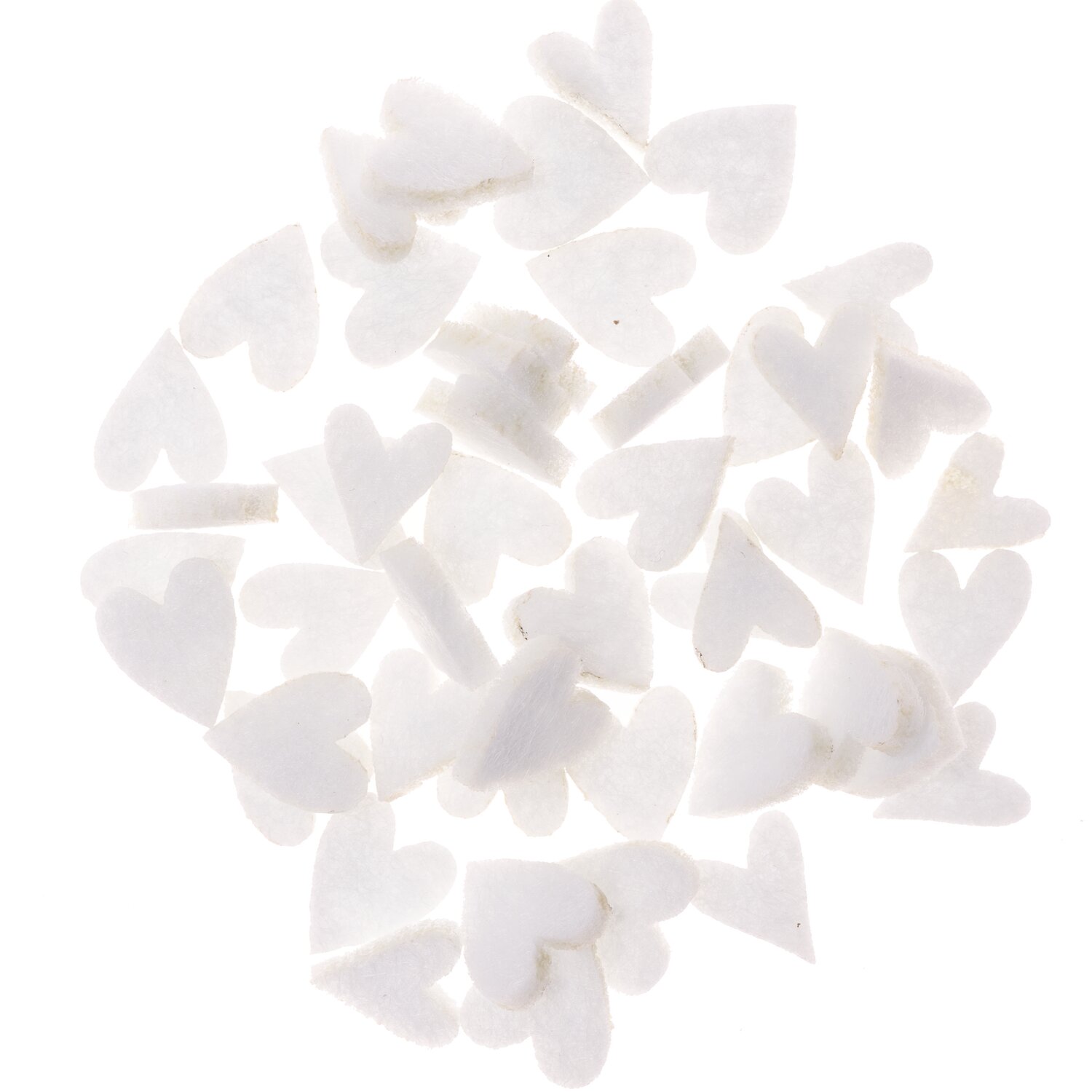 Filzstreu Herz creme 24 Stück: Weiße Herzstreu aus Filz, ideal für Dekorationen und Bastelprojekte.