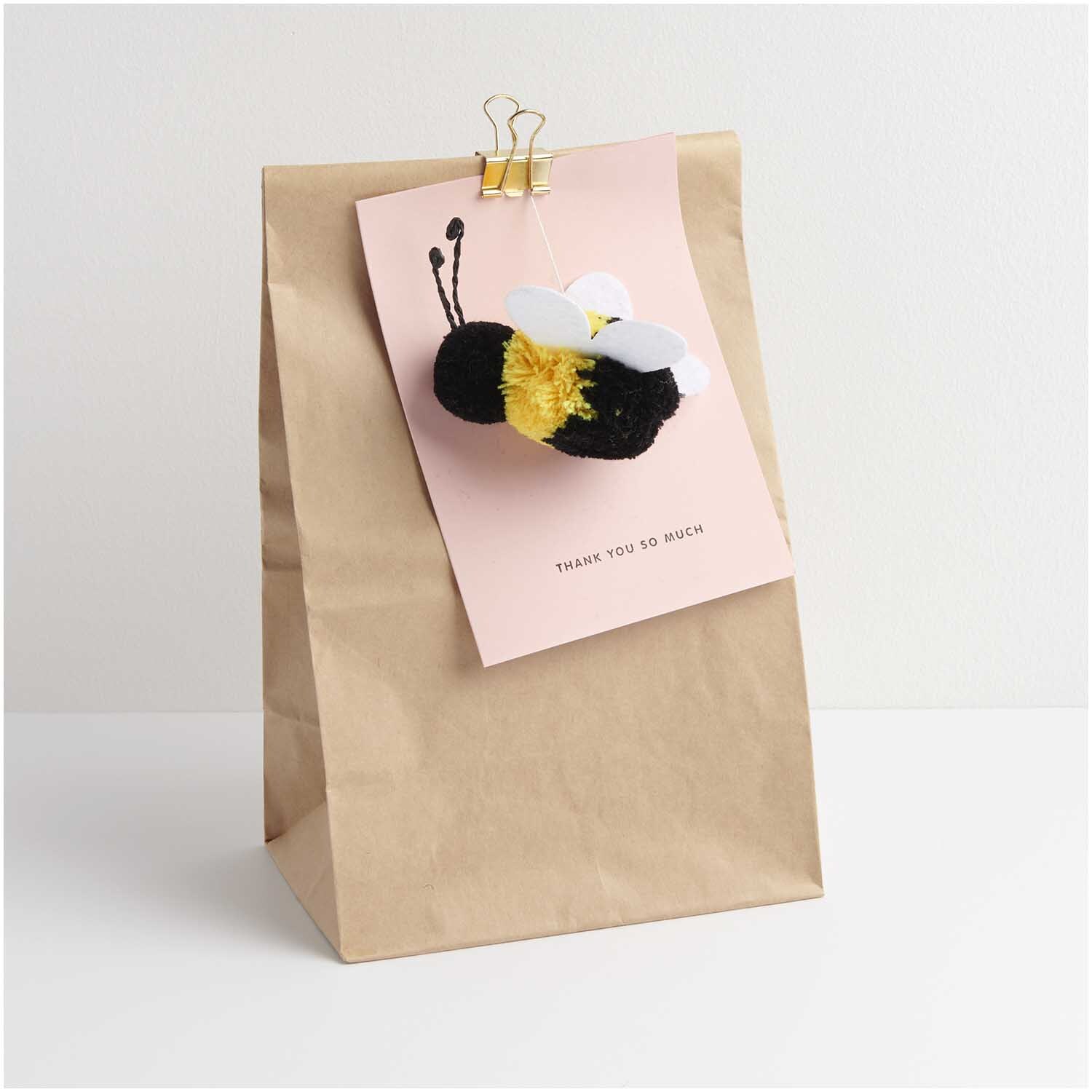 Pompon Biene zum Aufhängen 9x12x5cm von Rico Design