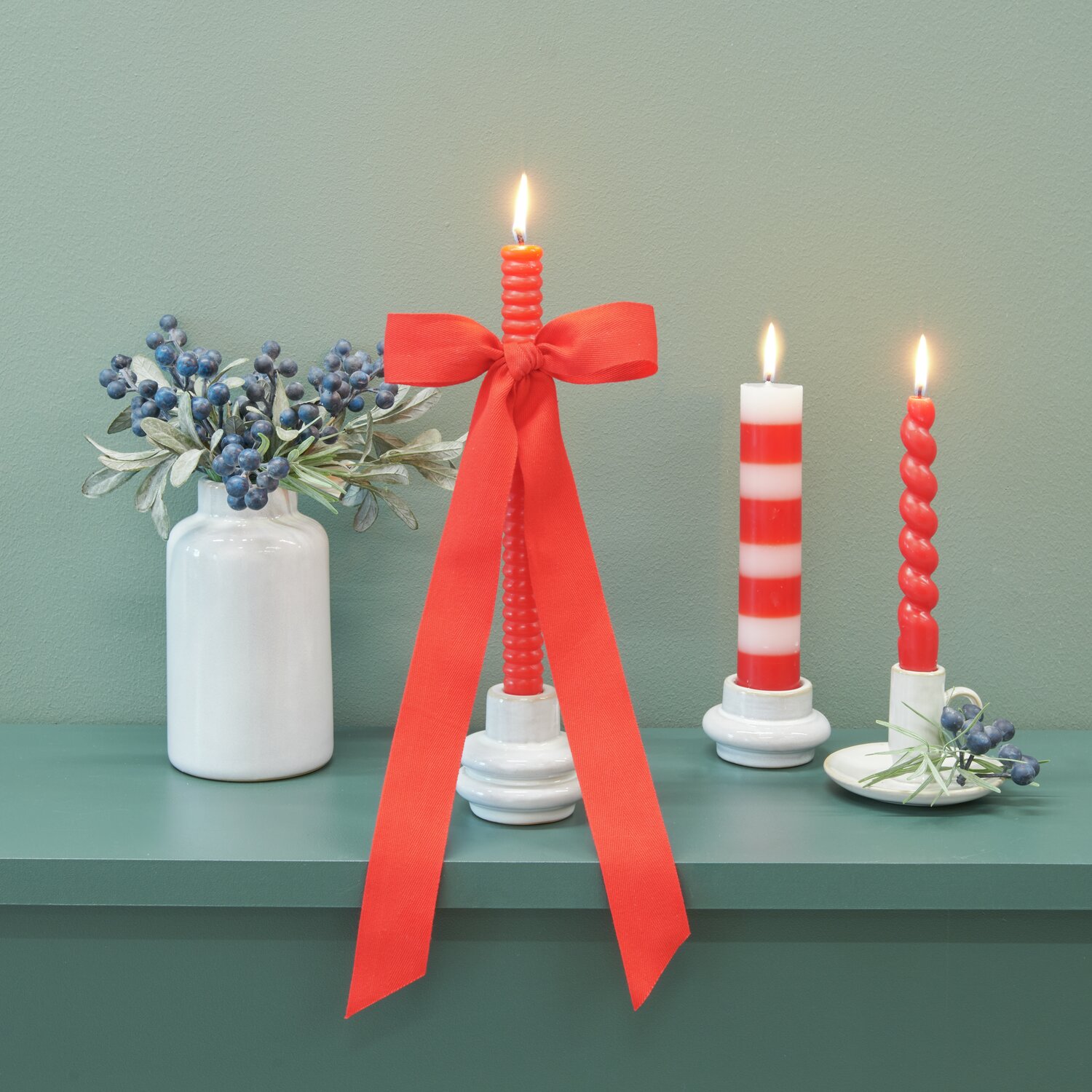 Stabkerze waagerecht gestreift Ø4x20cm Farbe Weiß-Rot von Rico Design