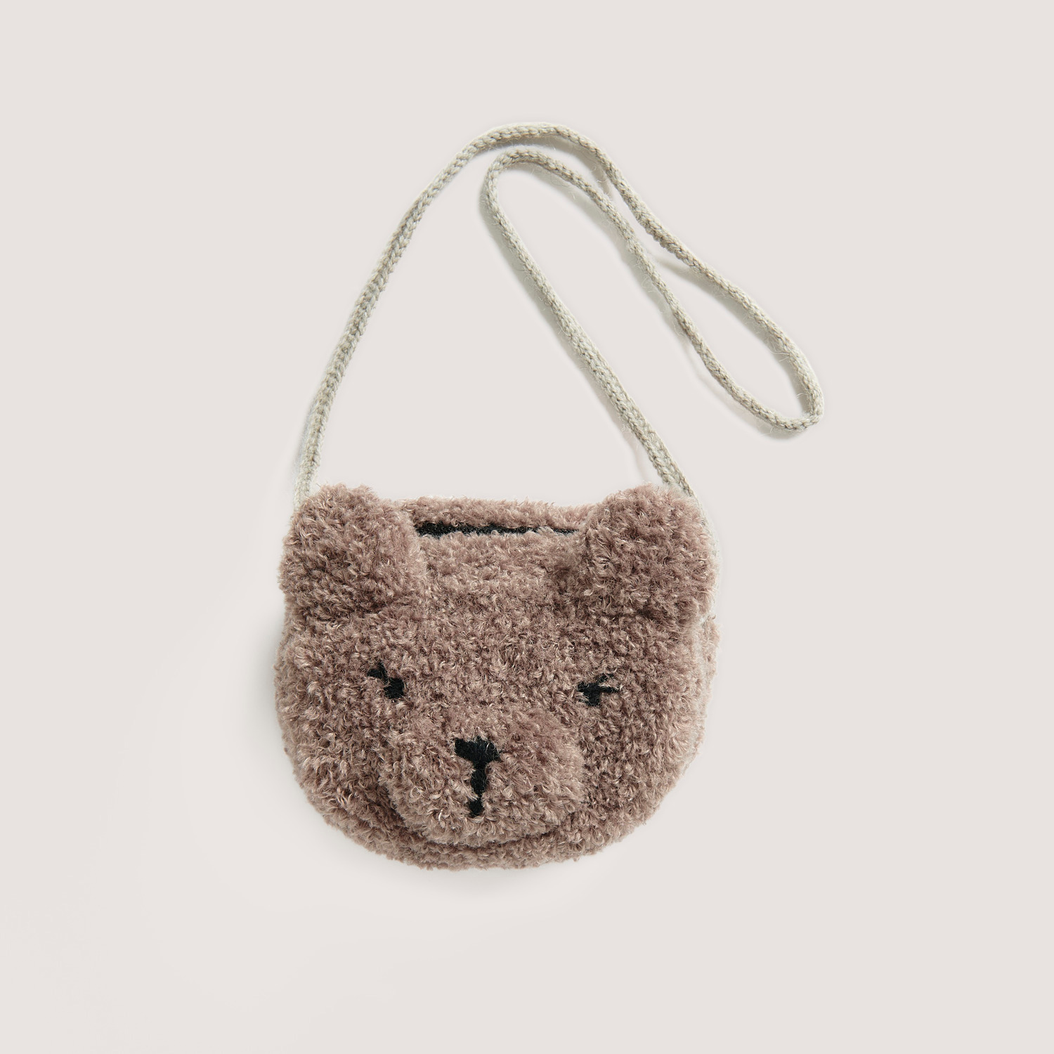 Strickset Teddytasche Modell 18 aus Rico Kids 13, braun, mit süßem Bärengesicht und Träger.