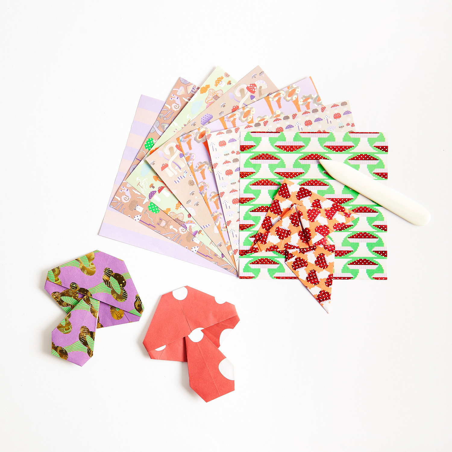 Paper Poetry Origami Shrooom: Bunte Origami-Papiere von Rico Design, 15x15cm, 50 Blatt, mit Pilzmotiven.