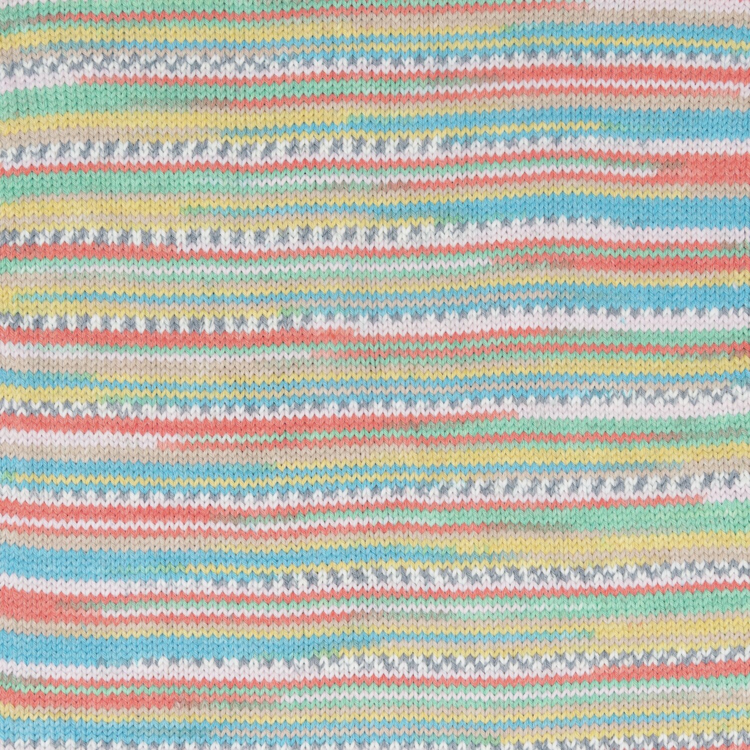 Rico Baby Dream dk A Luxury Touch: Weiches Garn in Multicolor mit Streifenmuster, ideal für kreative Strickprojekte.