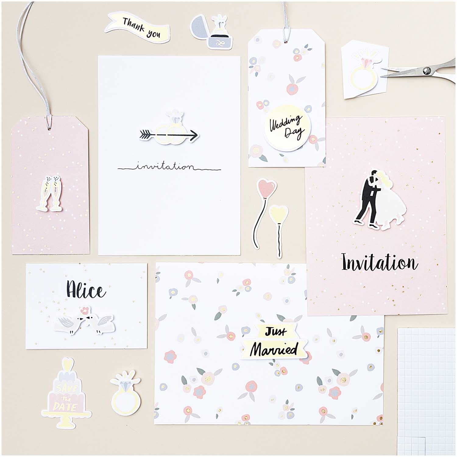 Paper Poetry Bastelblock Hochzeit 20 Blatt zeigt Hochzeitseinladungen und Dekorationen in sanften Pastelltönen. Ideal für kreative Hochzeitsprojekte.