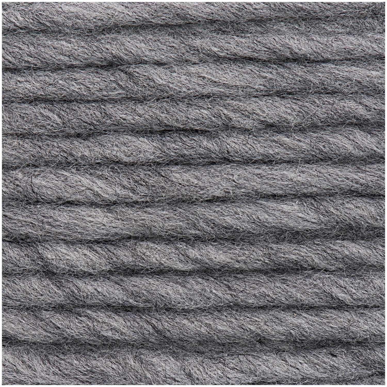 Essentials Super super chunky Wolle von Rico Design in Grau, 100g, 90m. Ideal für warme Strickprojekte.