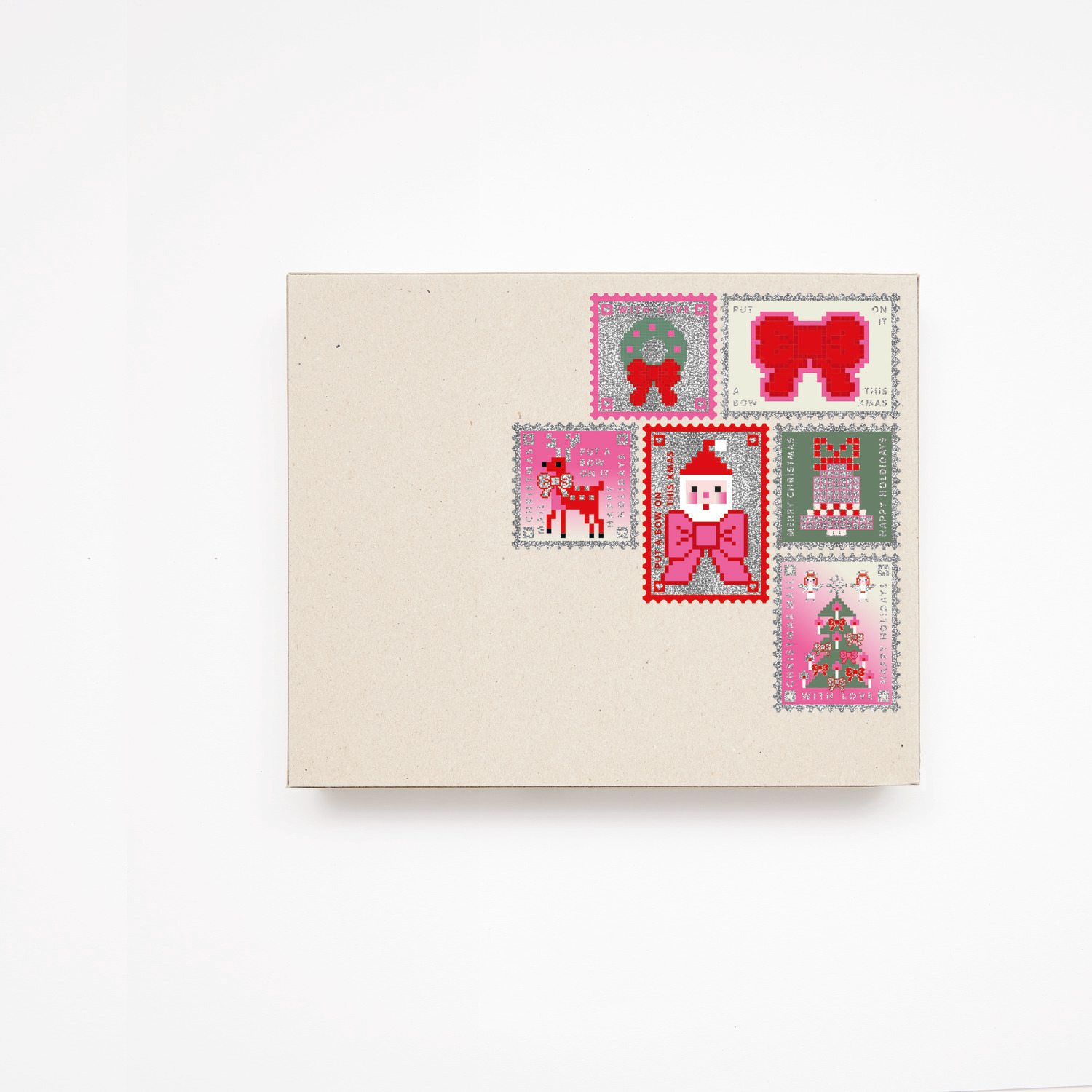 Paper Poetry Sticker Weihnachtspost mit weihnachtlichen Motiven wie Rentier und Weihnachtsbaum. Enthält 100 Stück, Ø 5cm, von Rico Design.