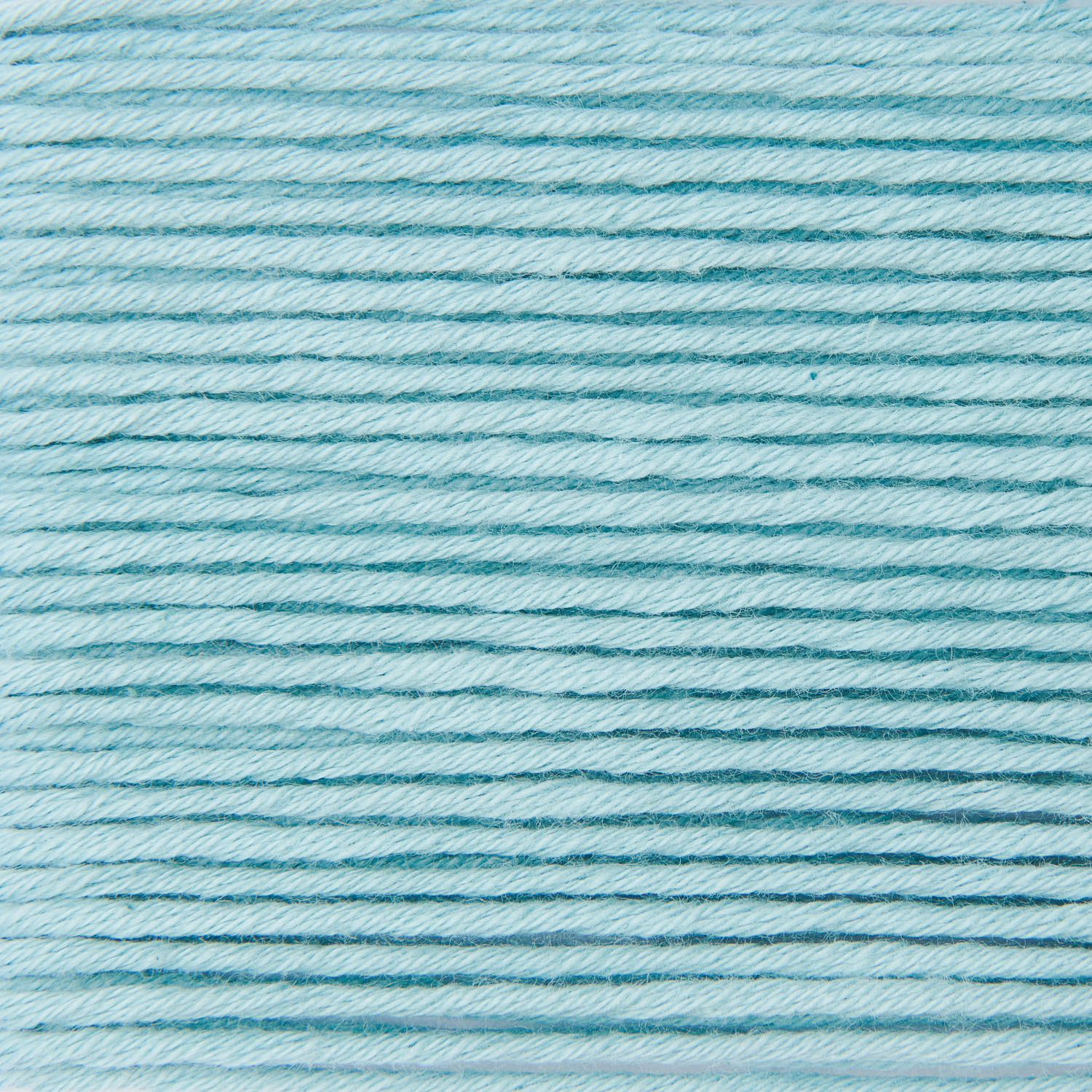 Essentials Organic Cotton aran: Weiches Garn in Aquamarin von Rico Design, ideal für Strickprojekte.