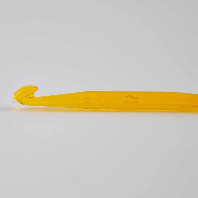 Häkelnadel 15cm von Rico Design in leuchtendem Gelb, ideal für kreative Handarbeitsprojekte.