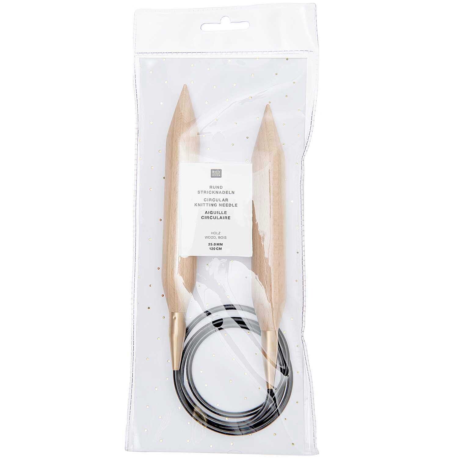 Rundstricknadel 120cm Buche von Rico Design, verpackt in einer transparenten Hülle, ideal für Strickprojekte.