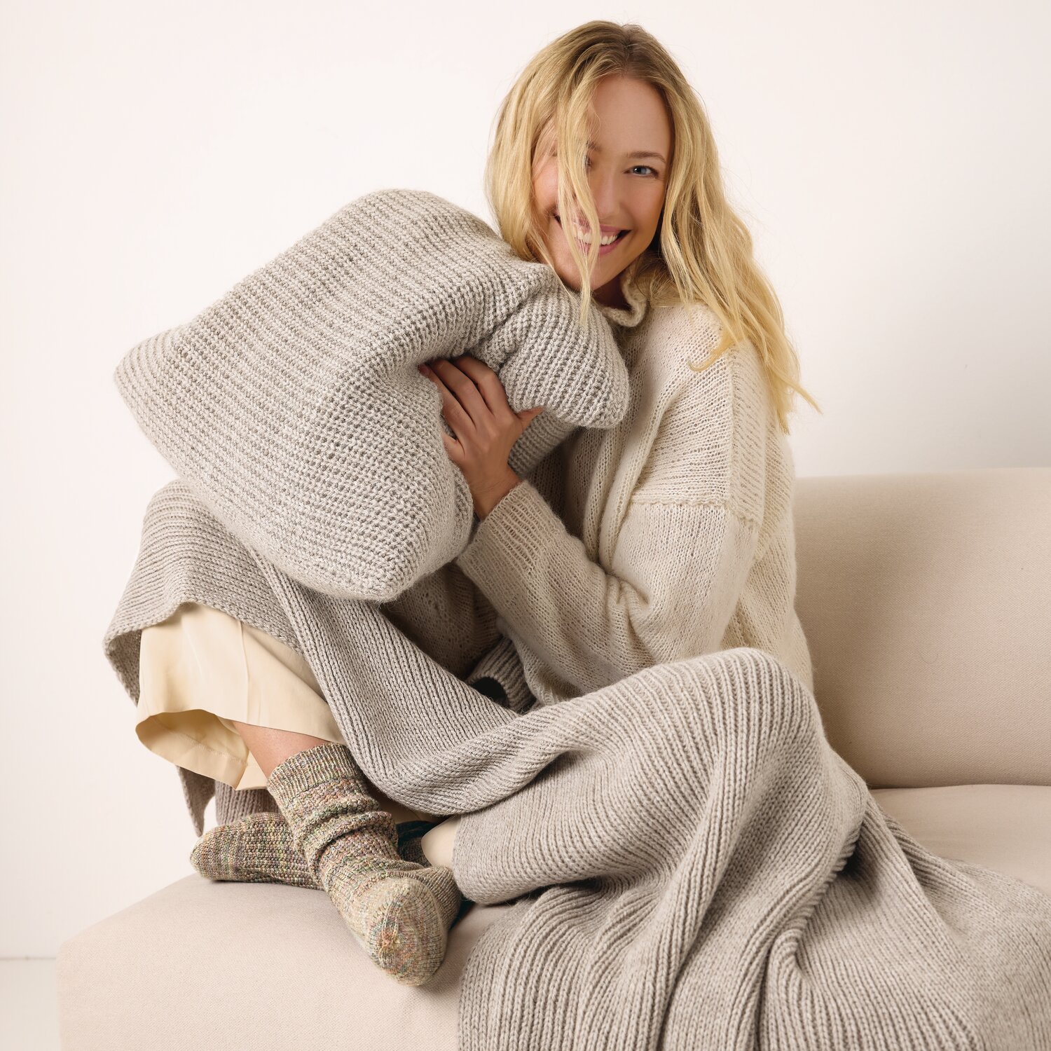 Strickset Kissen Modell 03 aus Die Neue Masche No. 13 von idee. Creativmarkt