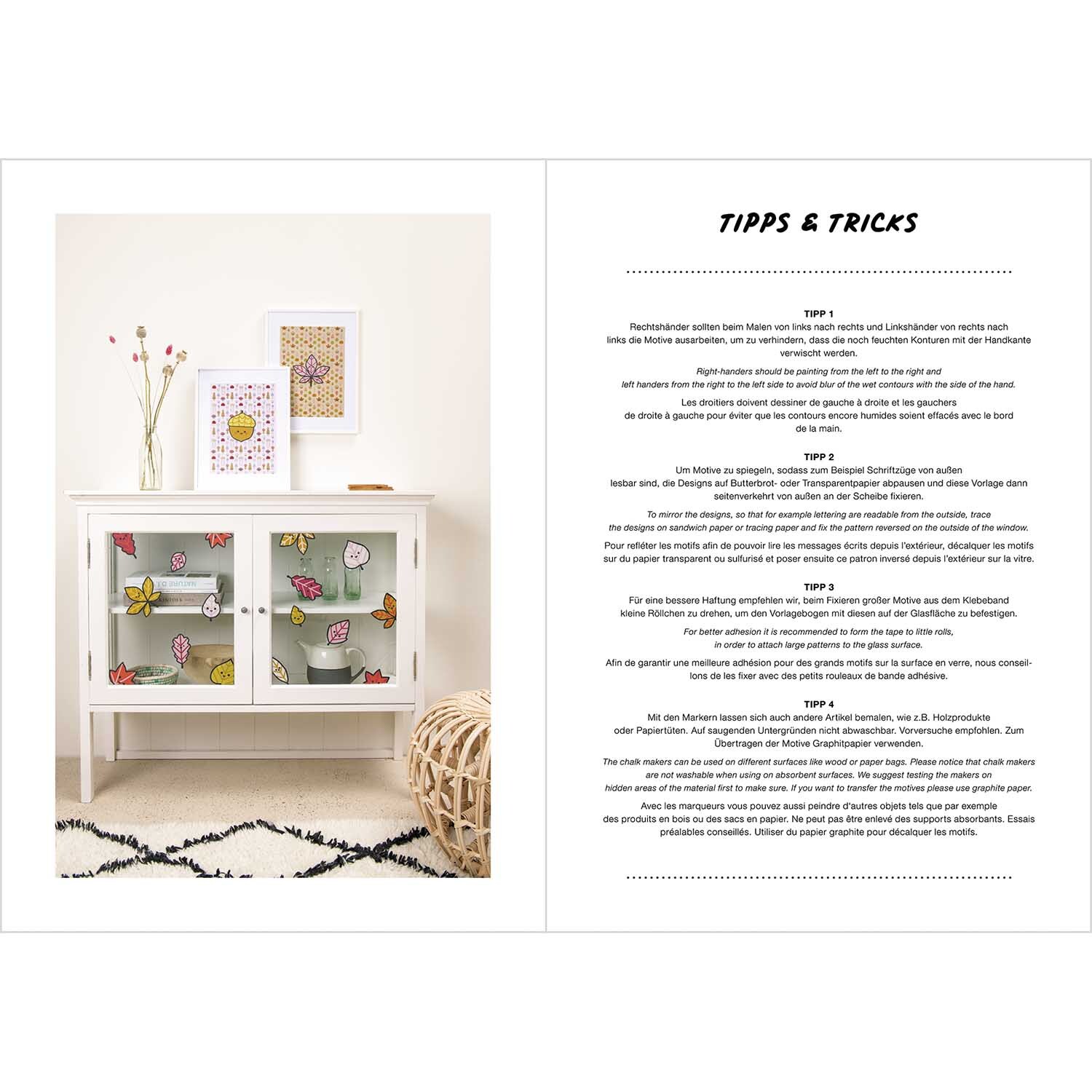 Vorlagenmappe Funny Fall: Ein weißes Regal mit dekorativen Herbstmotiven, gestaltet mit Kreidestiften.
