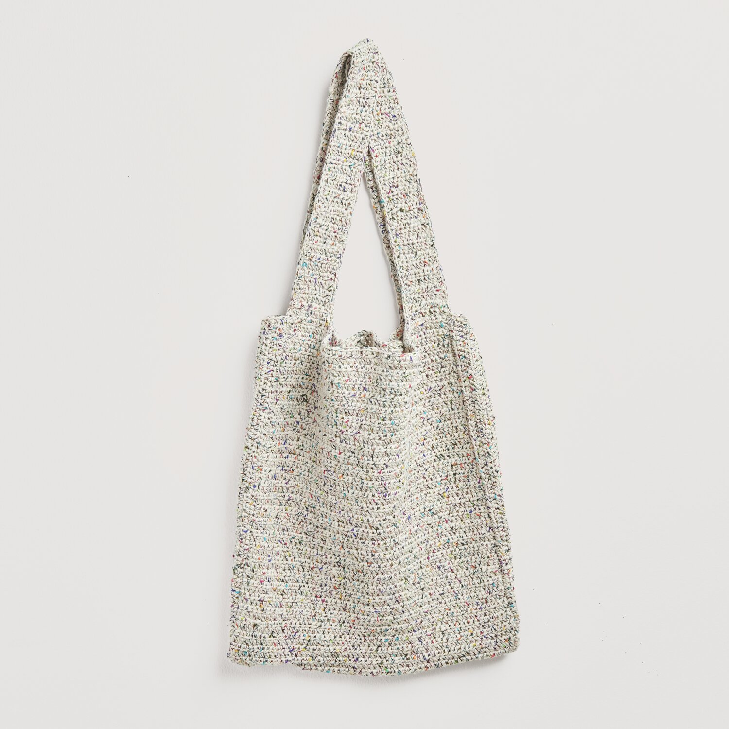 Häkelset Tasche Modell 30 aus Made by Me No. 20: Handgefertigte Tasche in Naturtönen, ideal für den Sommer.