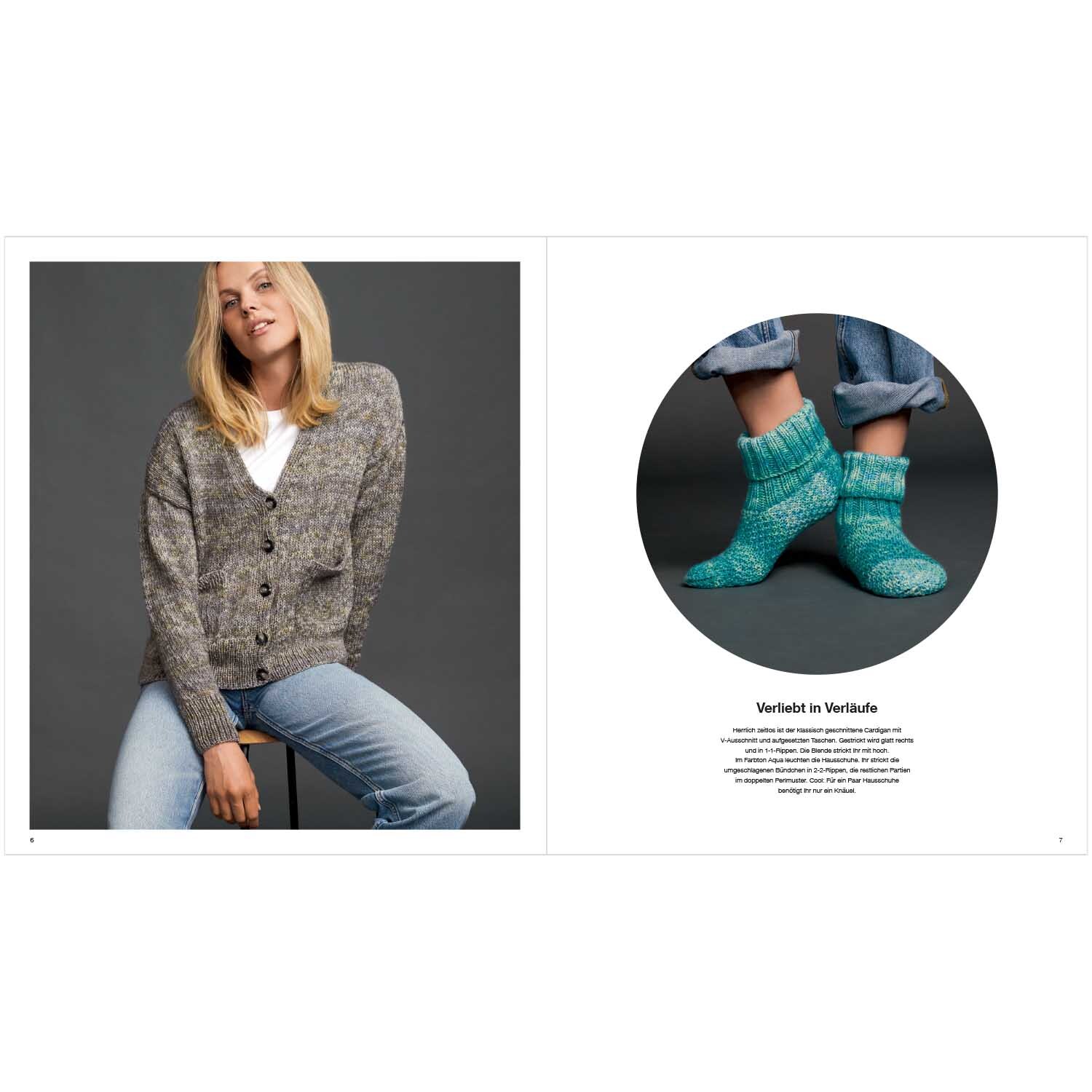 Superba Easy 8 Knits: Frau in grauem Strickcardigan von Rico Design, daneben blaue gestrickte Socken.