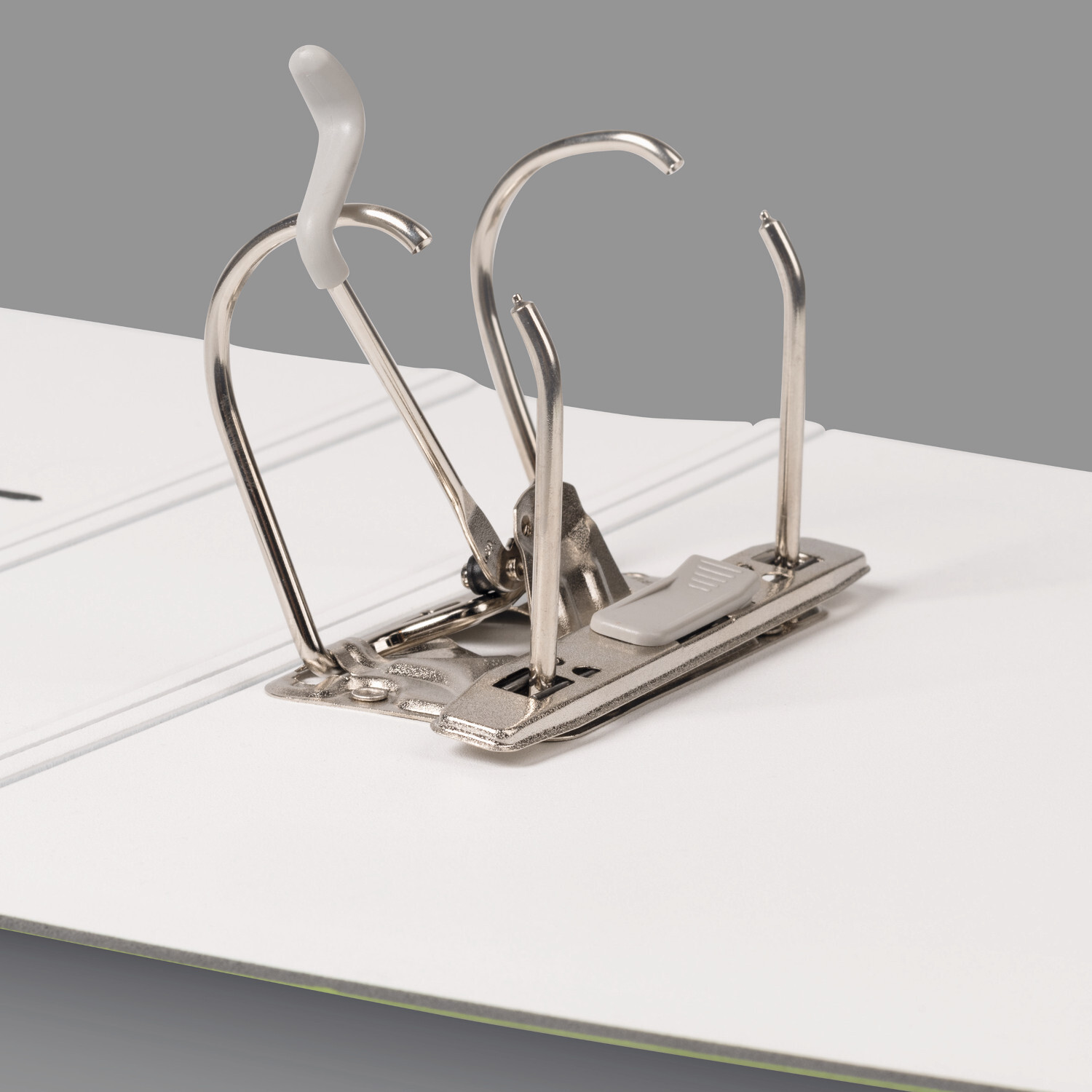 Ordner Wave A4, Brunnen: Stabiler weißer Ordner mit Onyx-Mechanik, ideal für Dokumentenorganisation.