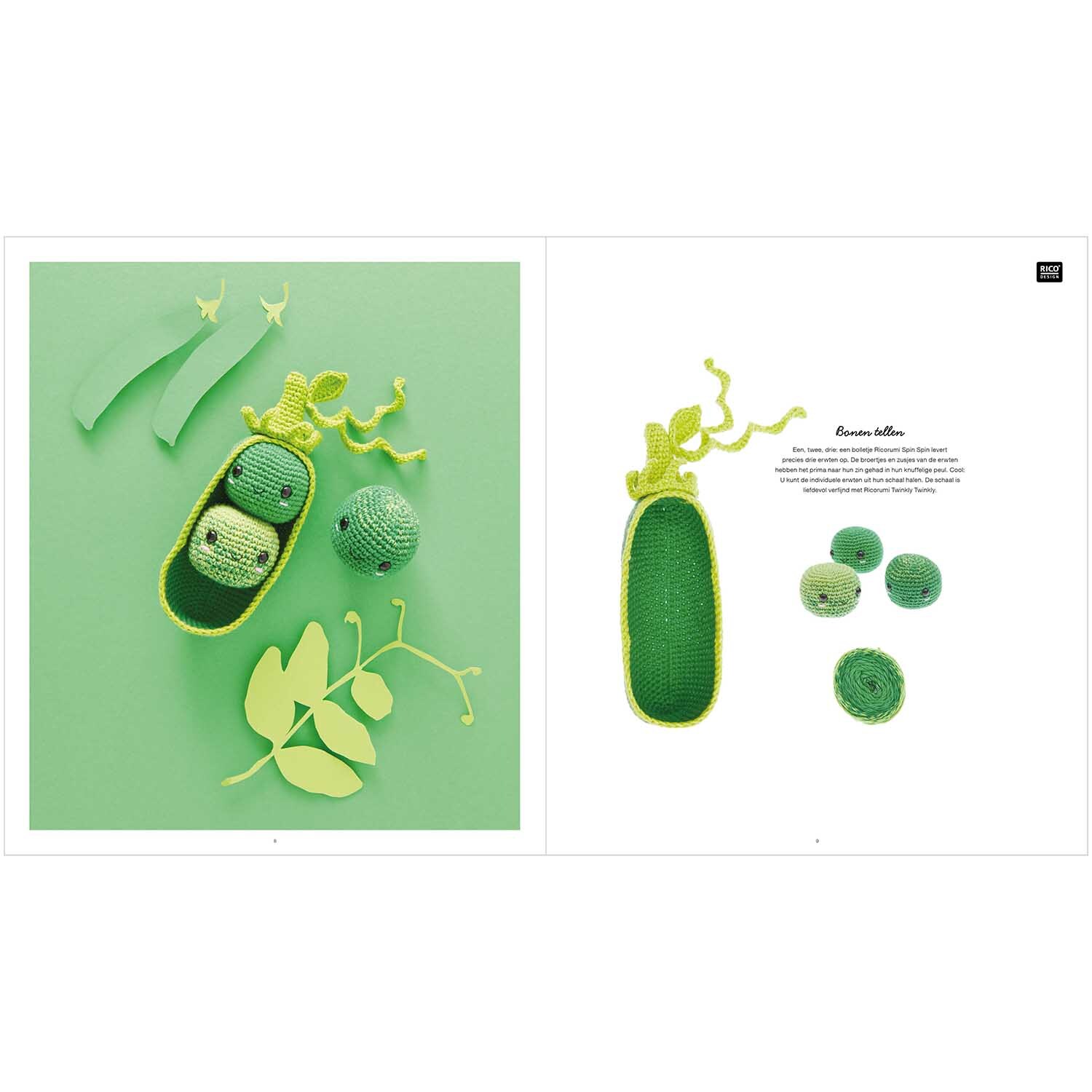 Ricorumi Fresh Friends niederländisch: Gehäkelte grüne Erbsen in einer Schote, präsentiert von Rico Design.