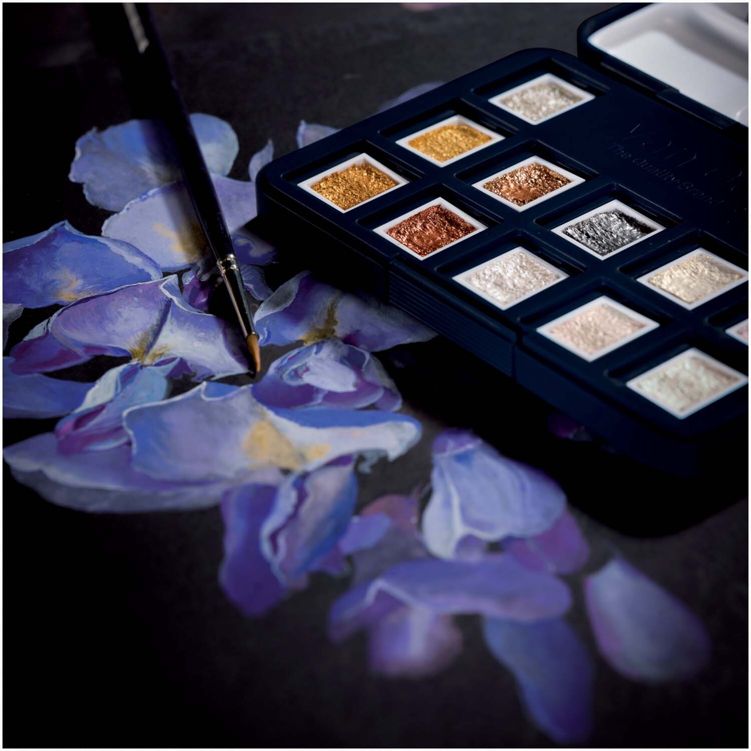 Aquarell Set Metallic Farben 12 Näpfchen mit schimmernden Tönen, ideal für kreative Kunstwerke.