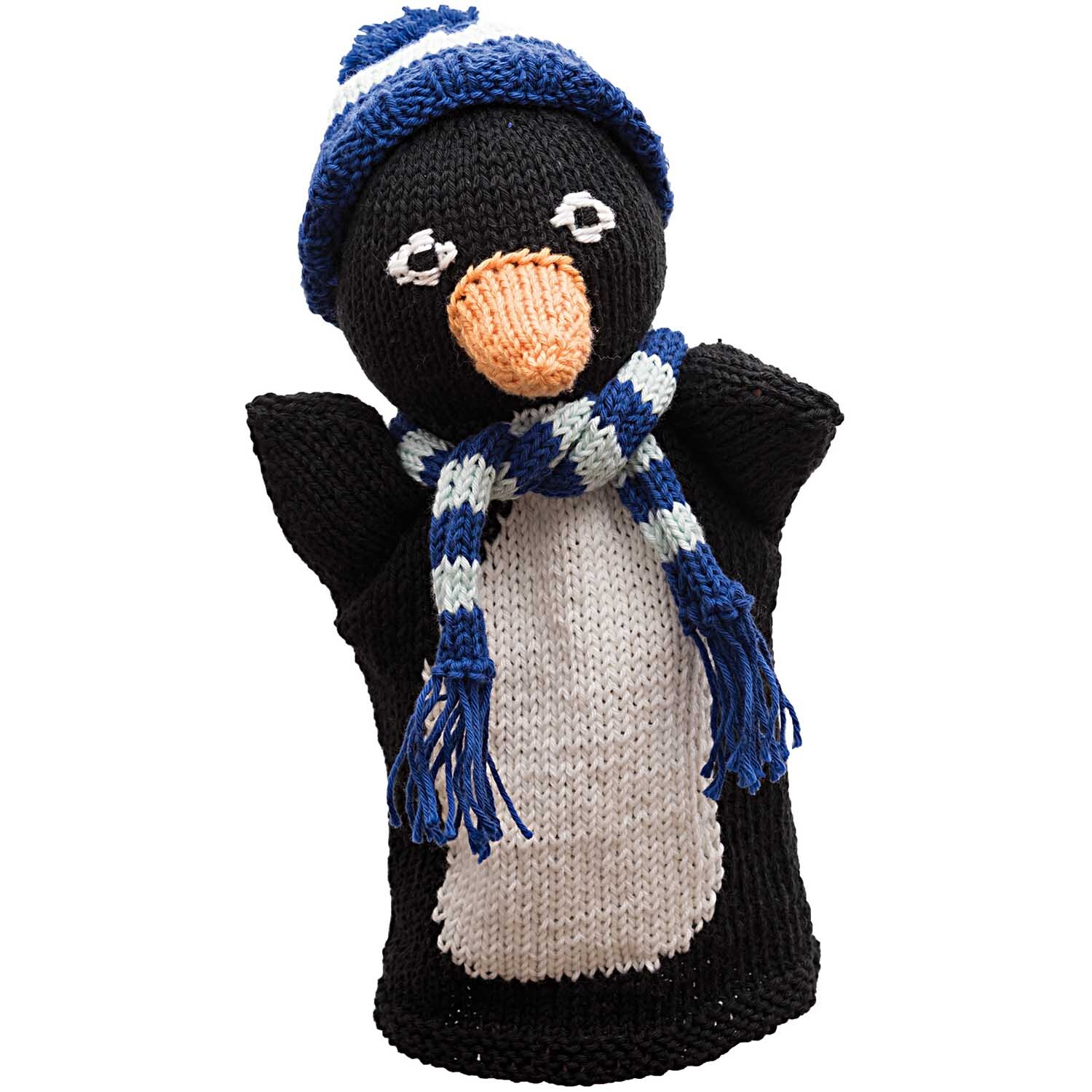 Strickset Handpuppe Pinguin Joe: Handgestrickte Pinguin-Handpuppe mit blau-weißem Schal und Mütze von Rico Design.