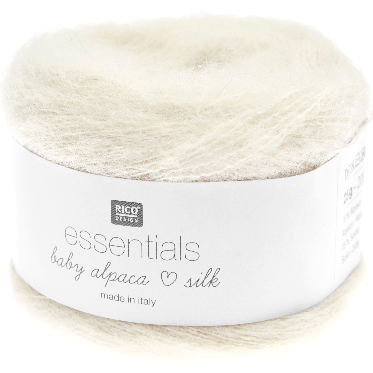 Essentials Baby Alpaca Loves Silk Strickset zeigt ein cremefarbenes Mini-Dreieckstuch von Rico Design, ideal für stilvolle Handarbeiten.