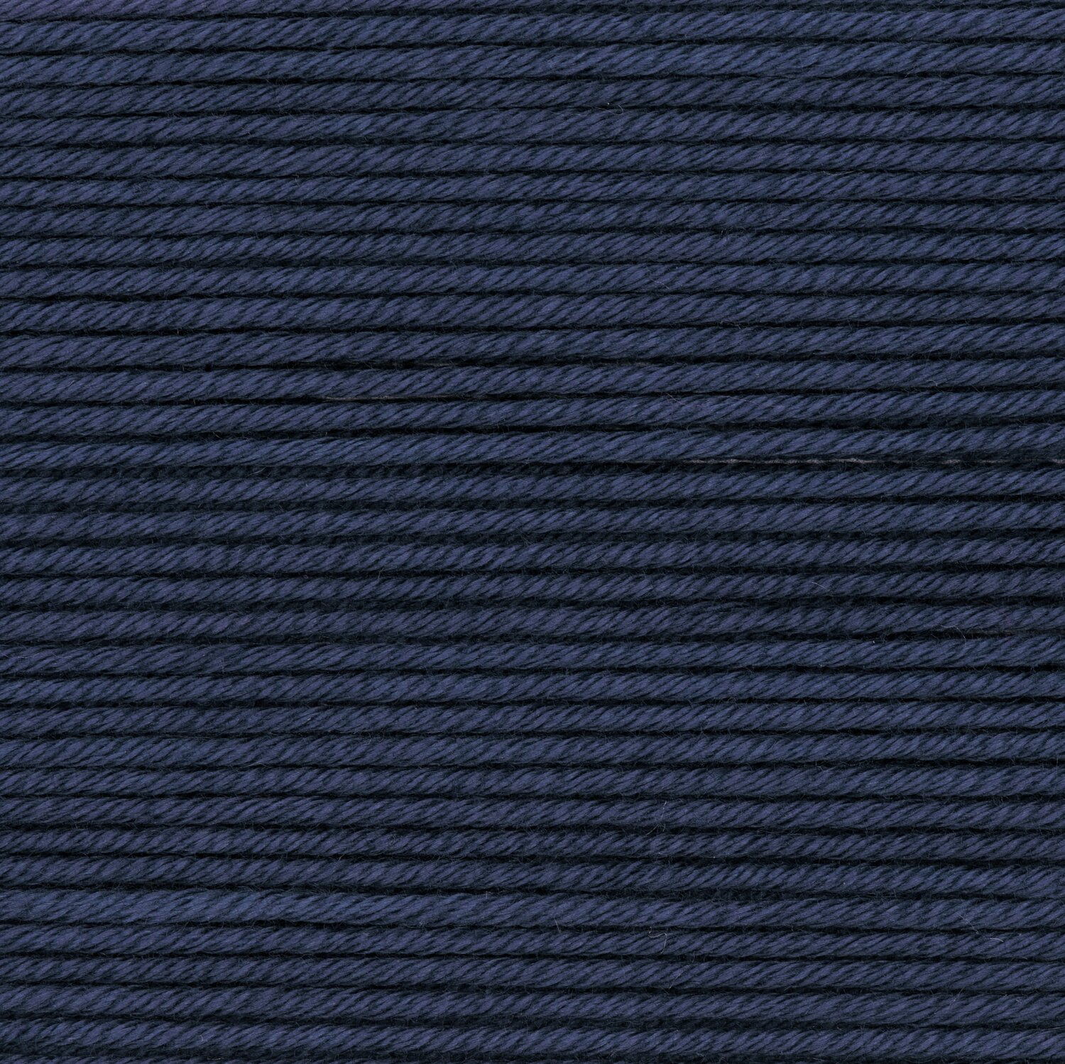 Wickelkarte des Garns Essentials Cotton dk in der Farbe 49 Nachtblau.