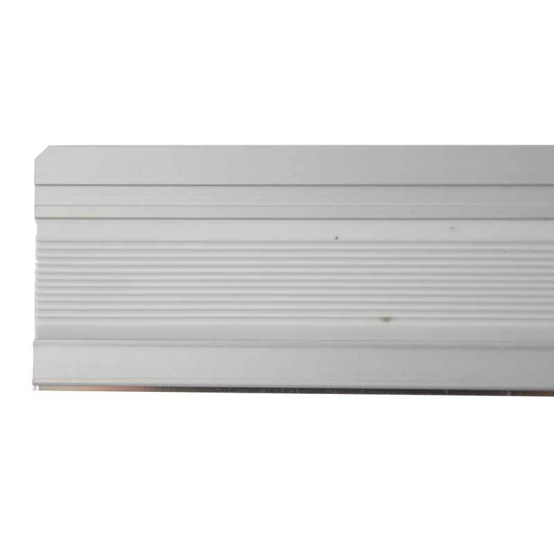 Schneidelineal Aluminium 50cm von RUMOLD, silberfarben, mit geriffelter Oberfläche für präzises Schneiden. Ideal für Büro und Schule.