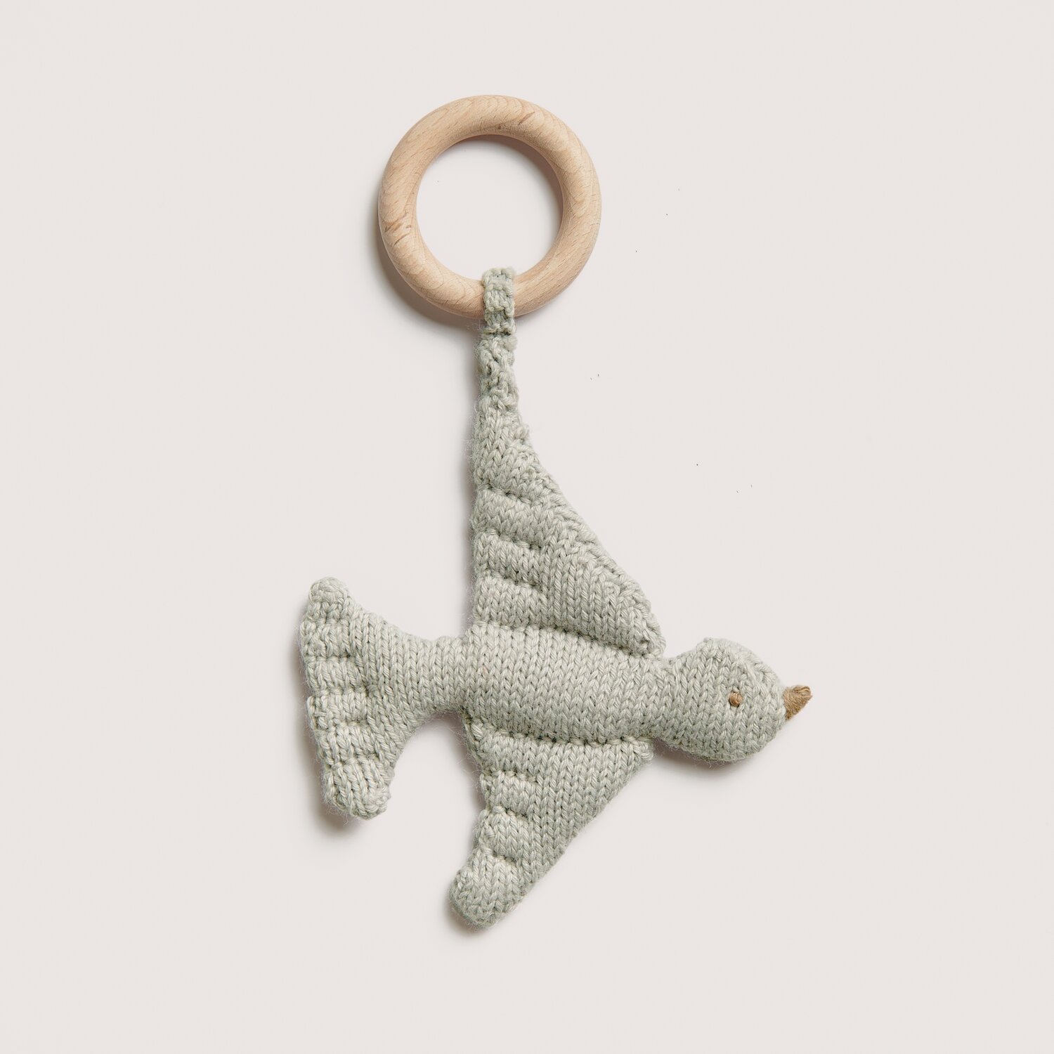 Strickset Spielzeug Vogel Modell 02 aus Baby 042, silbergrau, mit Holzring, ideal für Babys.