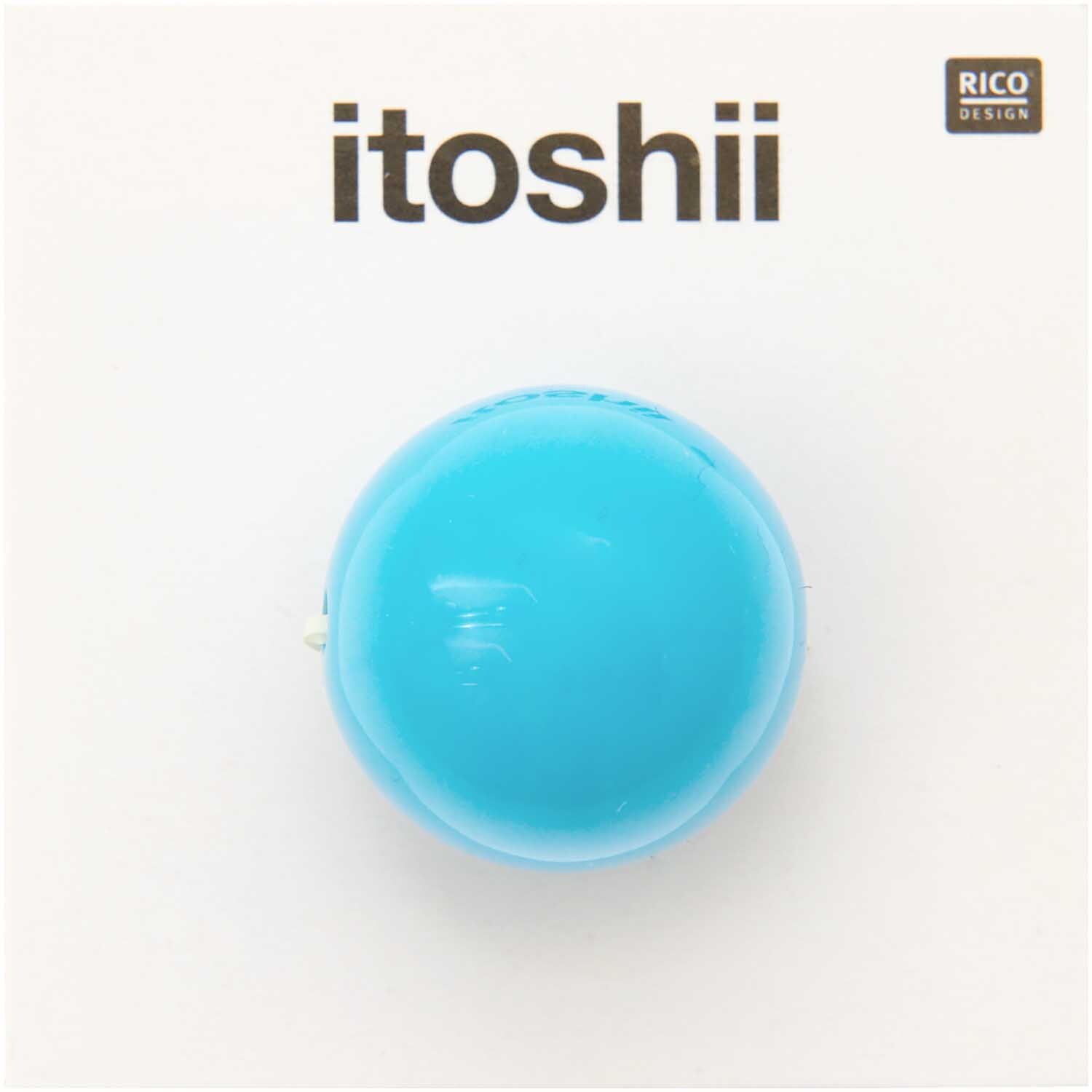 itoshii Perle rund 19mm 1 Stück: Eine blaue, runde Perle von Rico Design auf weißem Hintergrund.