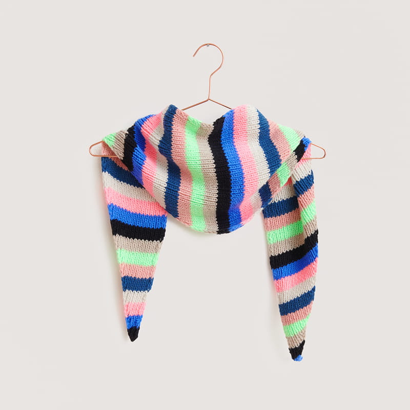 Gestricktes Dreieckstuch bunt gestreift: Modell 05b aus dem Heft Vegan Cashmere