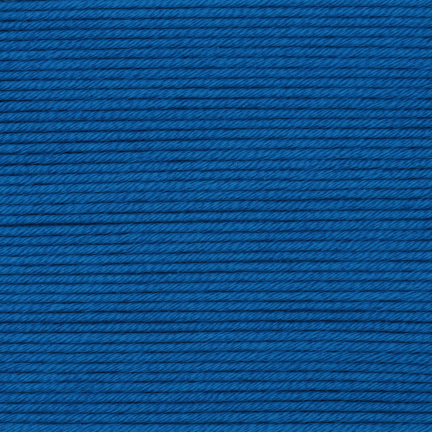 Wickelkarte des Garns Essentials Cotton dk in der Farbe 32 Kobalt.
