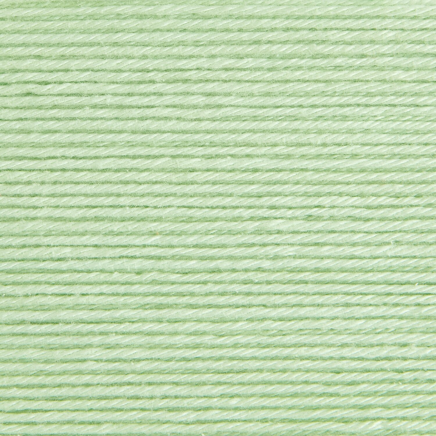 Rico Cotton, hellgrün, 50g 125m. Weiches Garn von Rico Design, ideal für Strick- und Häkelprojekte.